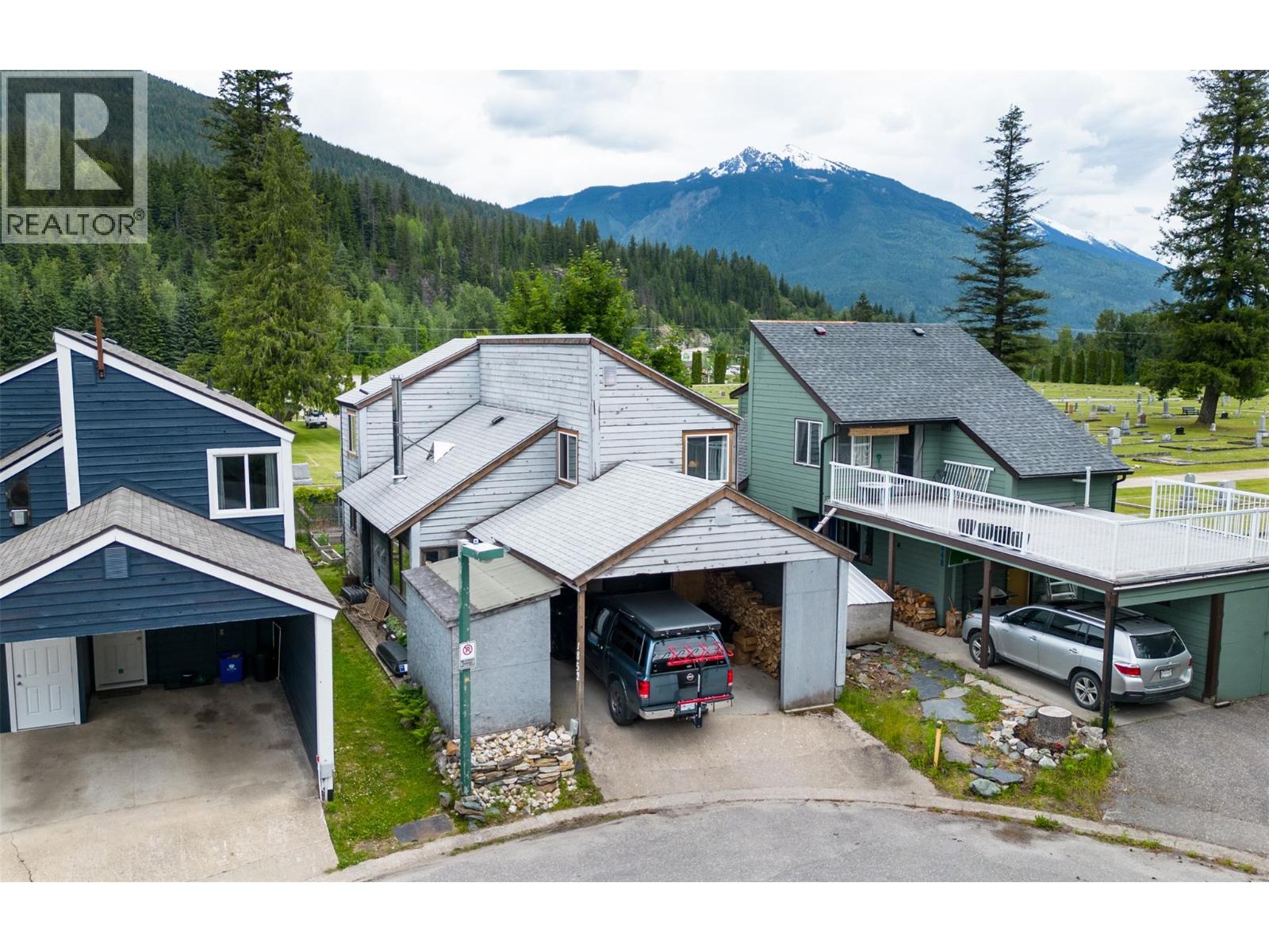 1852 Corbin Place, Revelstoke, British Columbia  V0E 2S0 - Photo 1 - 10376717