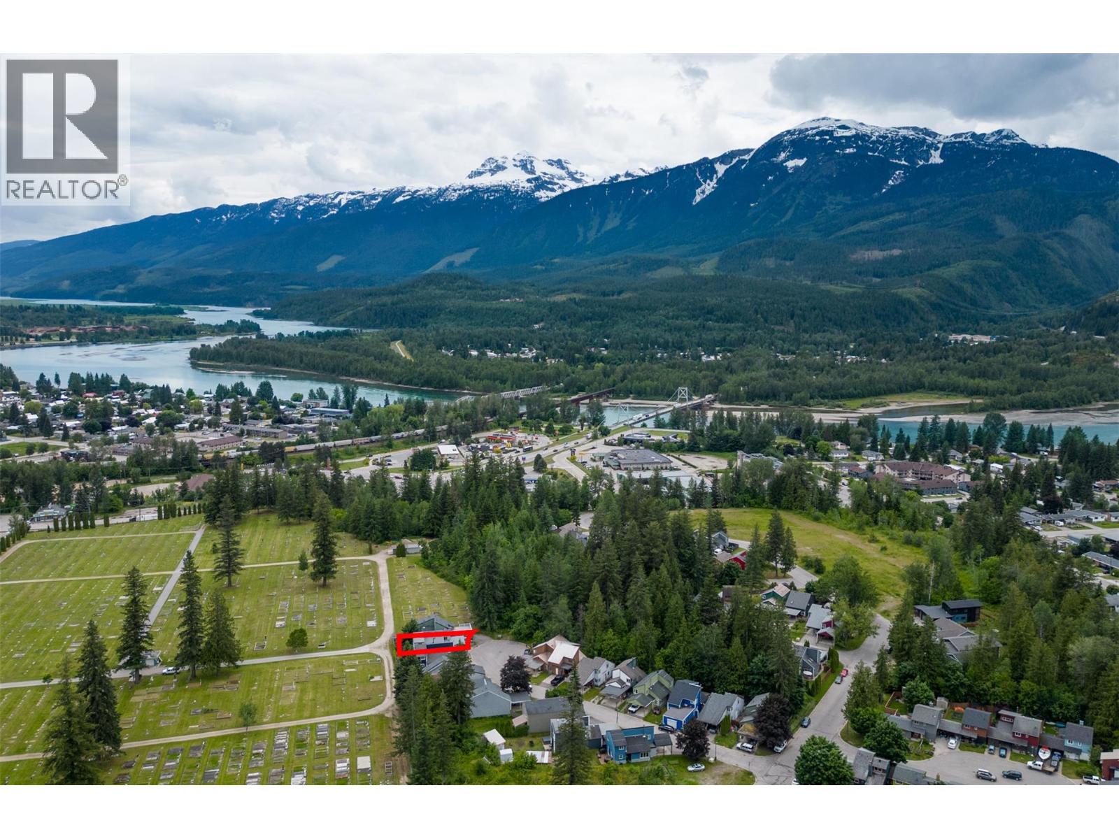 1852 Corbin Place, Revelstoke, British Columbia  V0E 2S0 - Photo 4 - 10376717