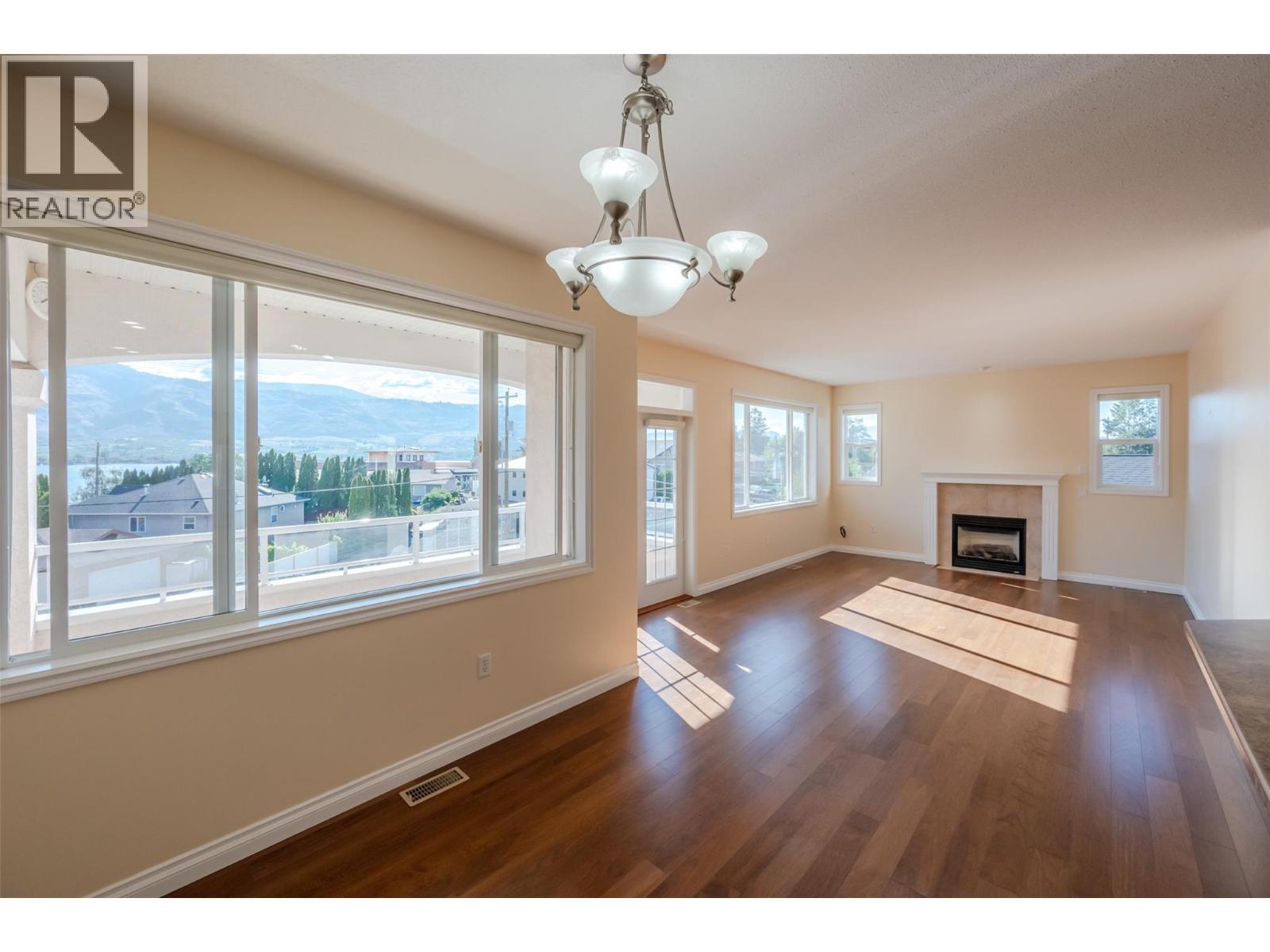 5820 89th Street Unit# 301, Osoyoos, British Columbia  V0H 1V1 - Photo 2 - 10378349