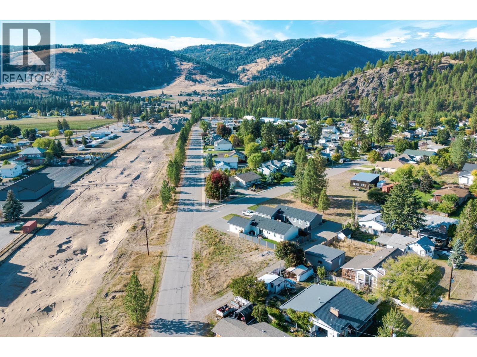 7624 18th Street, Grand Forks, British Columbia  V0H 1H0 - Photo 5 - 10378200