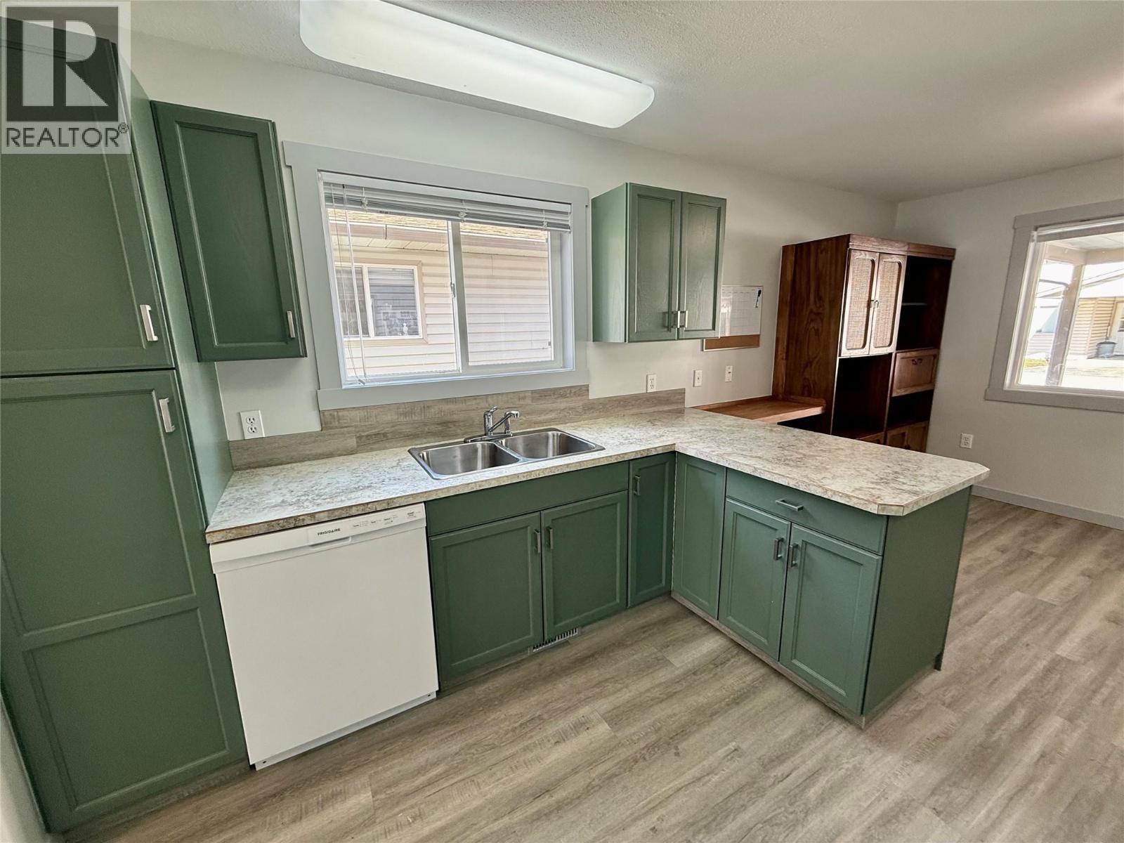 2210 Columbia Avenue Unit# 7, Castlegar, British Columbia  V1N 2X1 - Photo 10 - 10378041