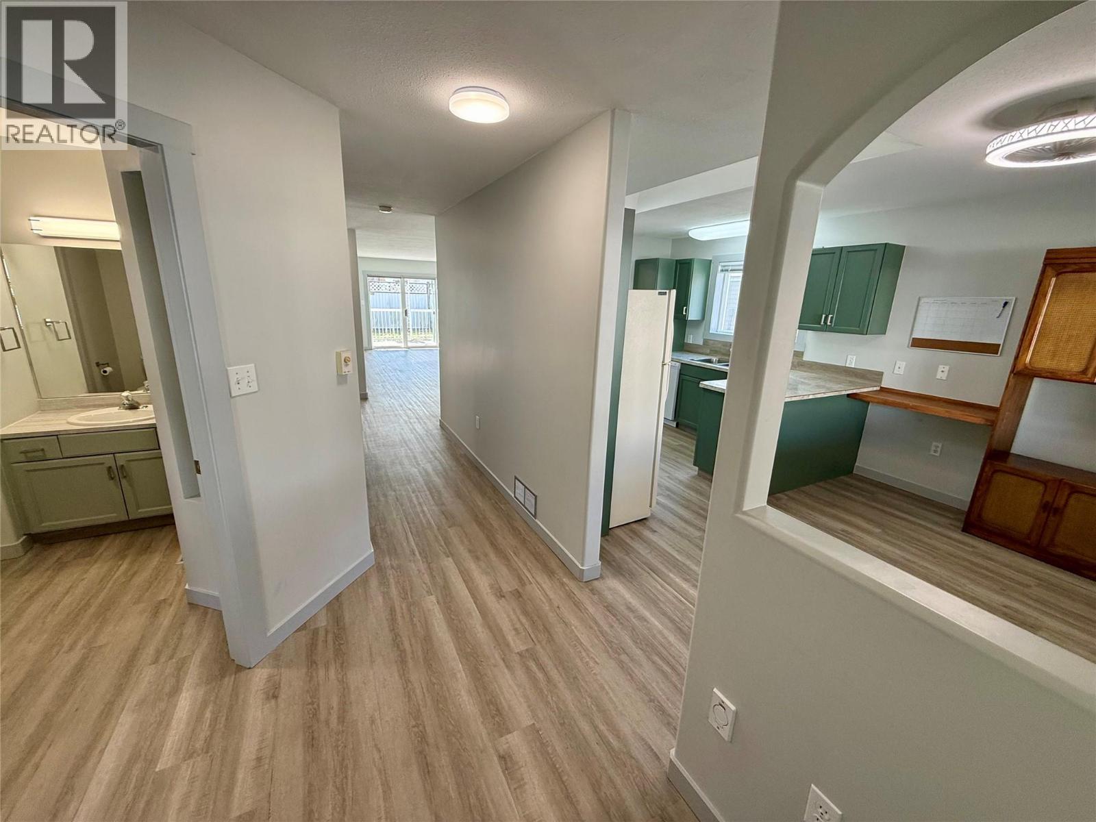 2210 Columbia Avenue Unit# 7, Castlegar, British Columbia  V1N 2X1 - Photo 3 - 10378041