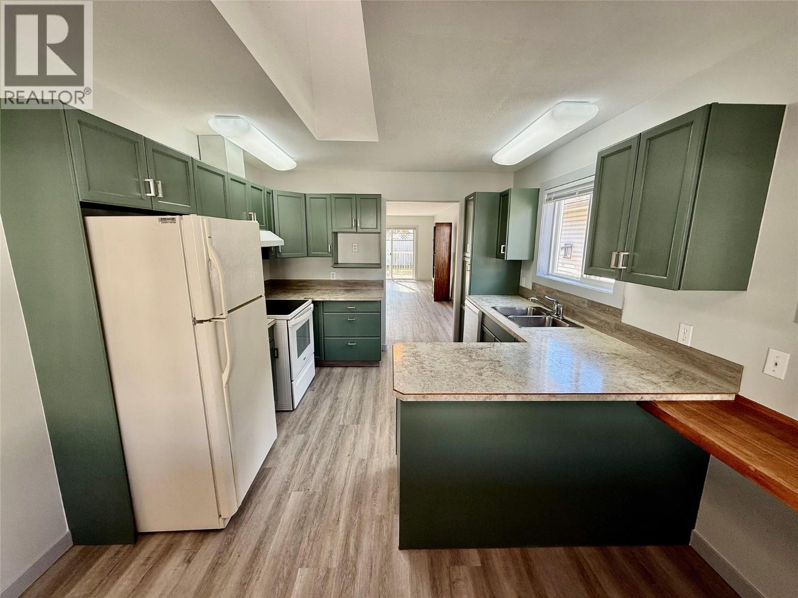 2210 Columbia Avenue Unit# 7, Castlegar, British Columbia  V1N 2X1 - Photo 7 - 10378041