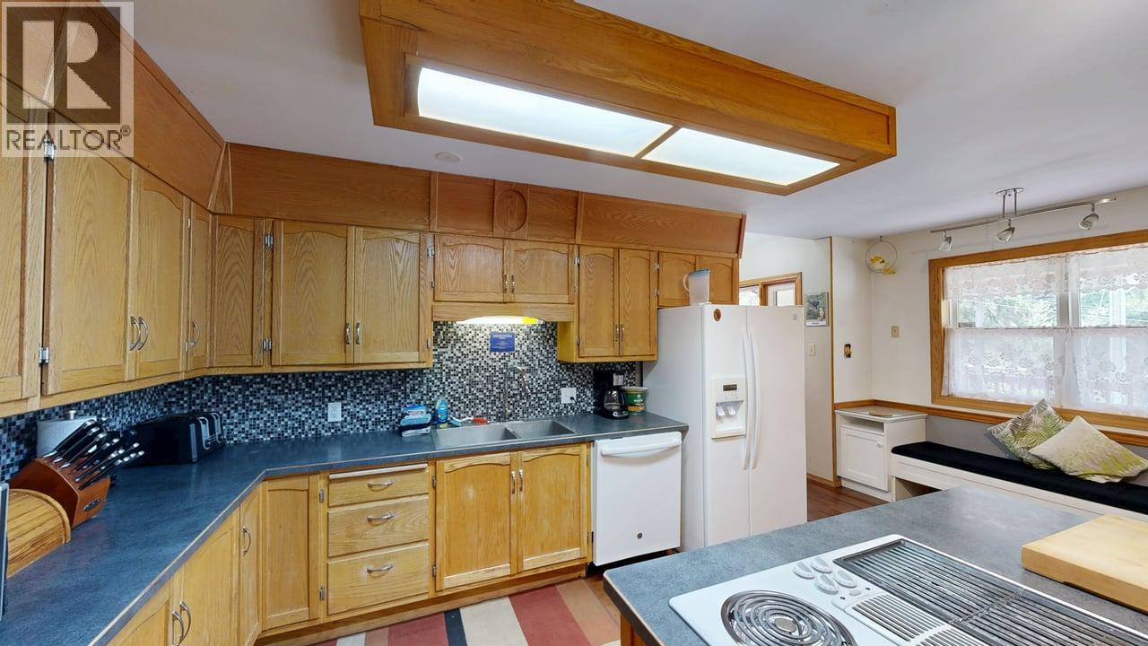 1693 Oberg Johnson Road, Golden, British Columbia  V0A 1H1 - Photo 6 - 10378413