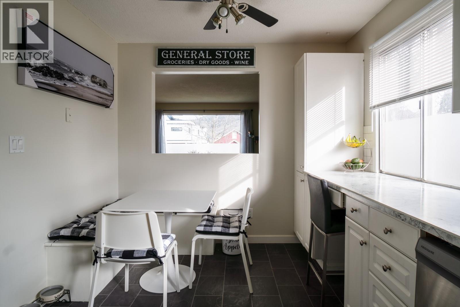 927 Fuller Avenue, Kelowna, British Columbia  V1Y 6X5 - Photo 5 - 10378228