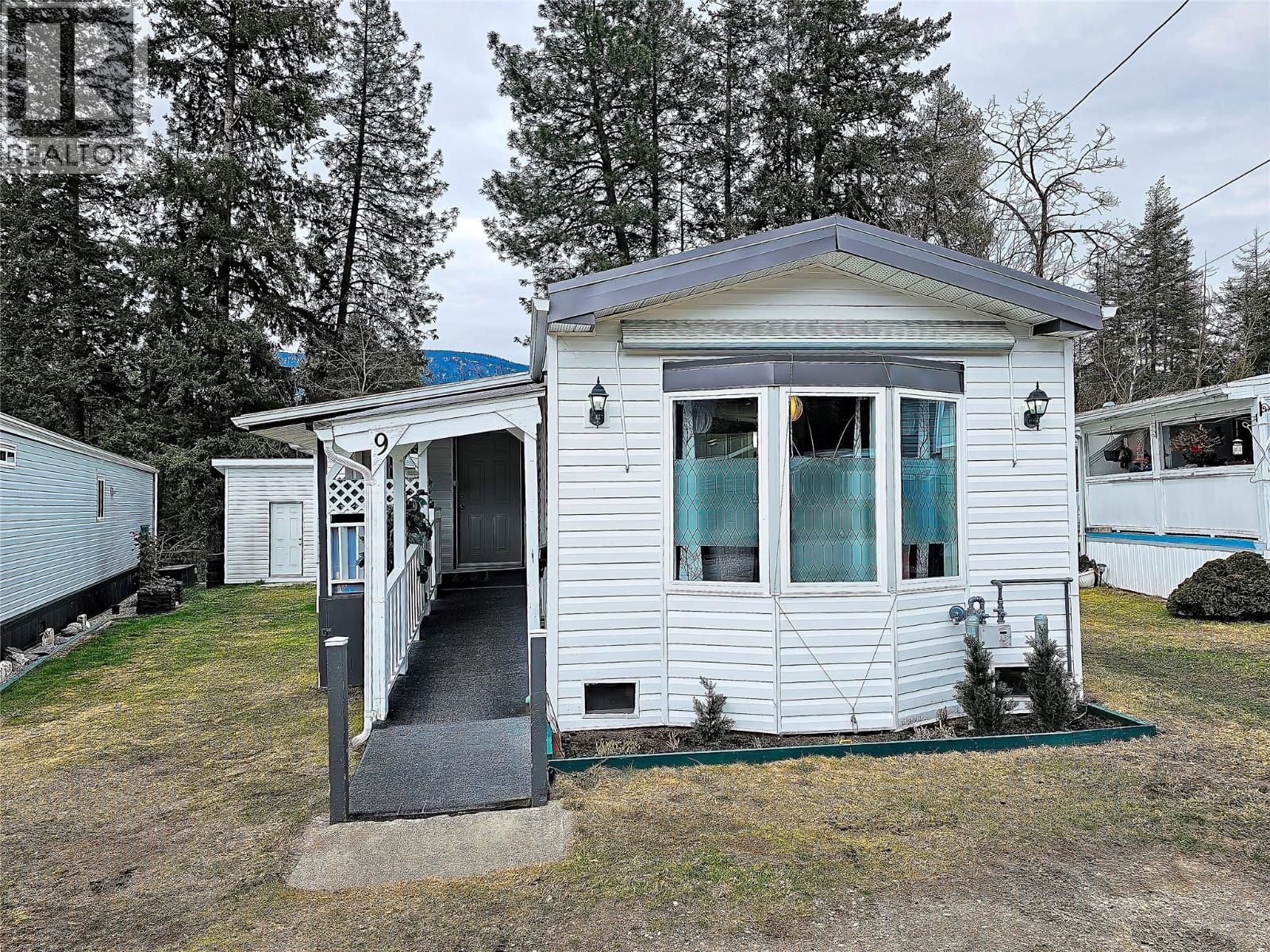 1601 Columbia Avenue Unit# 9, Castlegar, British Columbia  V1N 1J1 - Photo 3 - 10378145