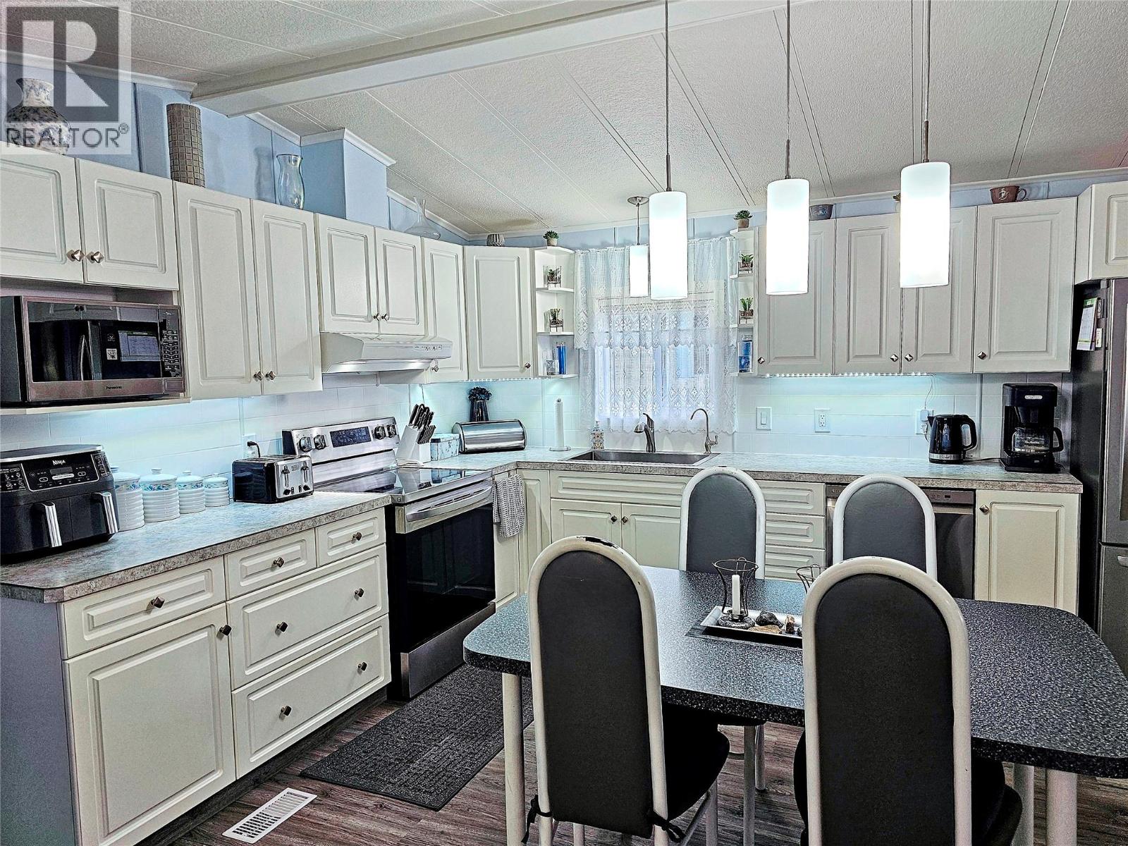 1601 Columbia Avenue Unit# 9, Castlegar, British Columbia  V1N 1J1 - Photo 9 - 10378145