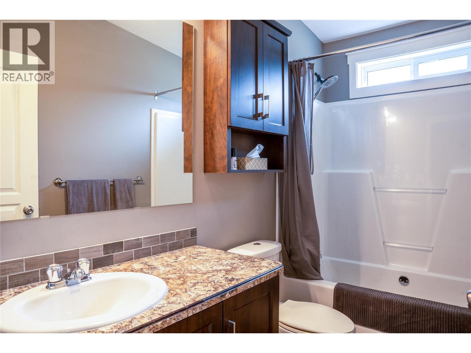 6142 Highway 3a Highway, Nelson, British Columbia  V1L 6P5 - Photo 15 - 10378126