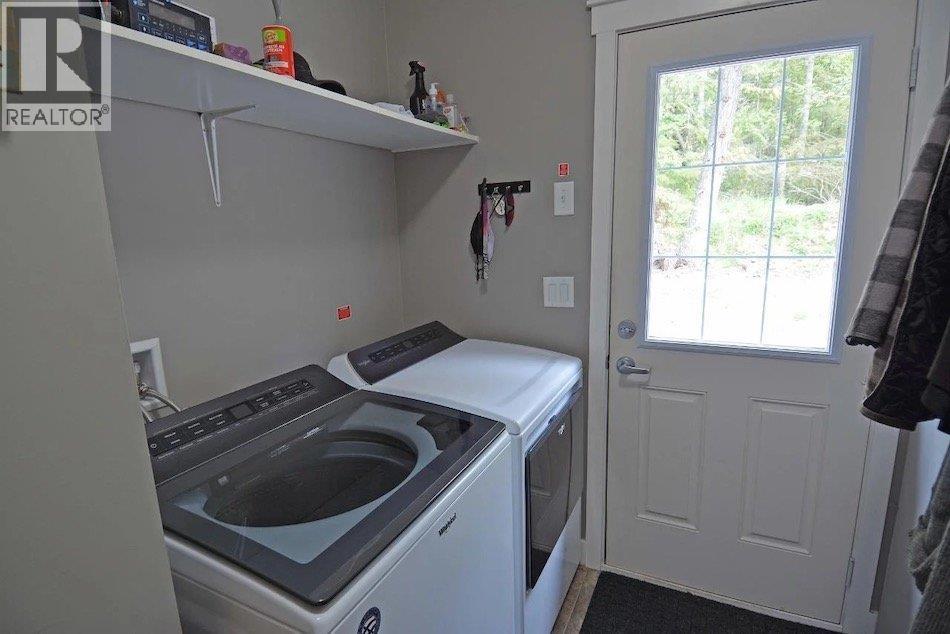 6142 Highway 3a Highway, Nelson, British Columbia  V1L 6P5 - Photo 16 - 10378126