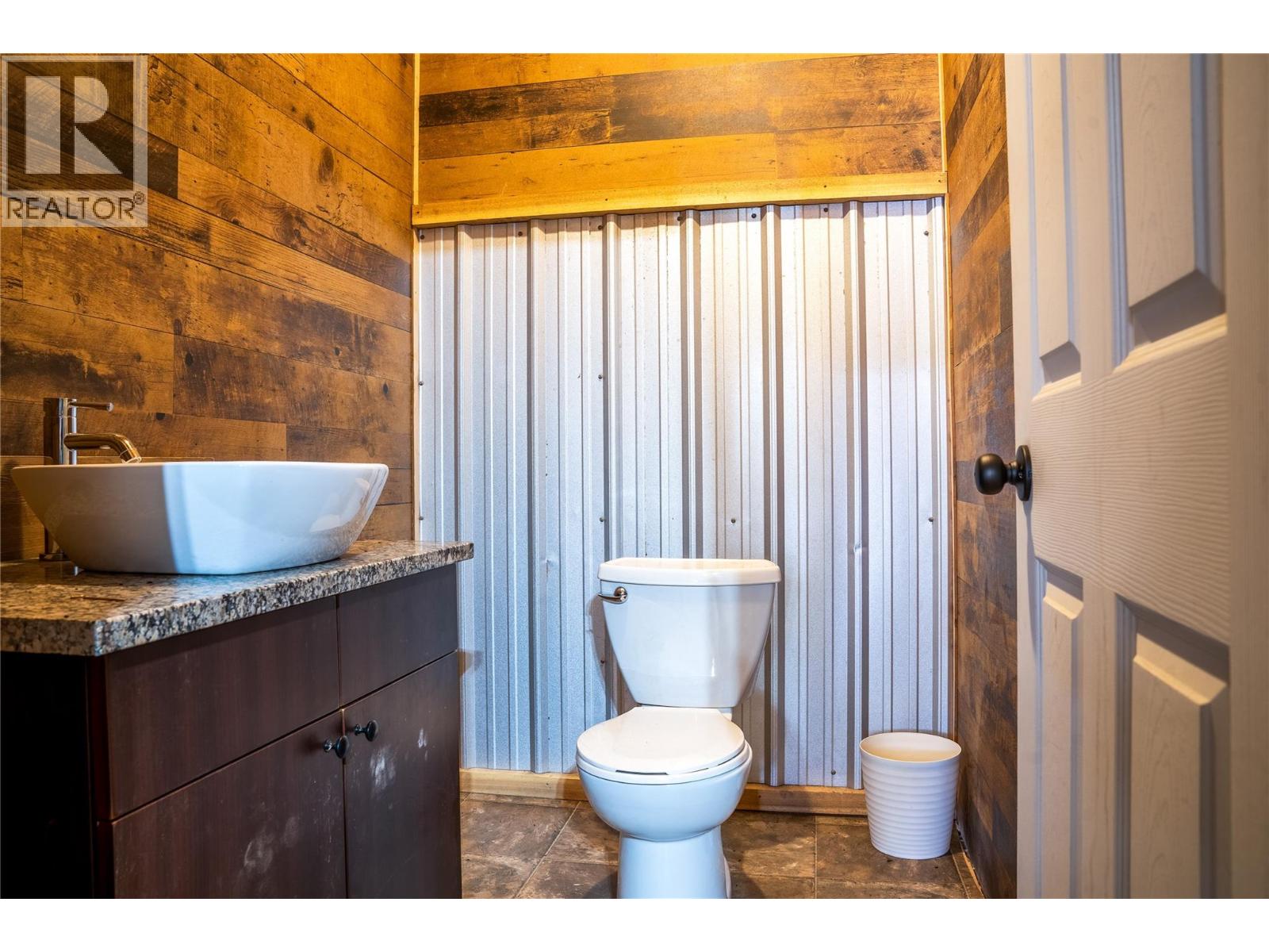 6142 Highway 3a Highway, Nelson, British Columbia  V1L 6P5 - Photo 34 - 10378126