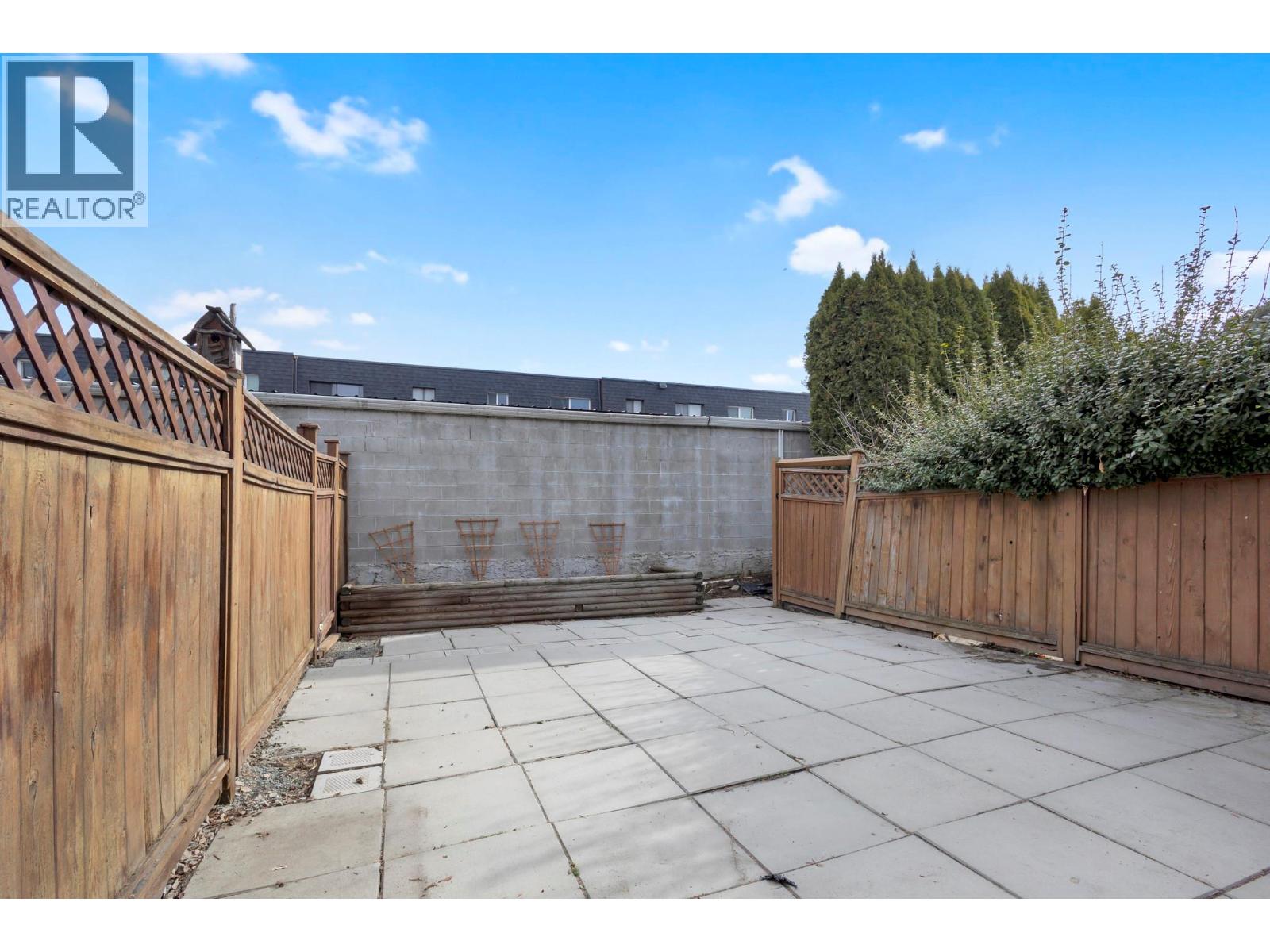 1255 Bernard Avenue Unit# 4, Kelowna, British Columbia  V1Y 6R3 - Photo 5 - 10376901