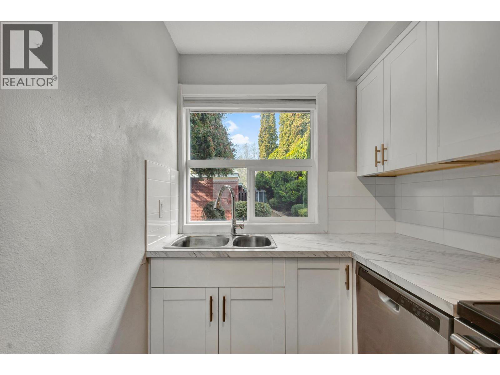 1255 Bernard Avenue Unit# 4, Kelowna, British Columbia  V1Y 6R3 - Photo 9 - 10376901