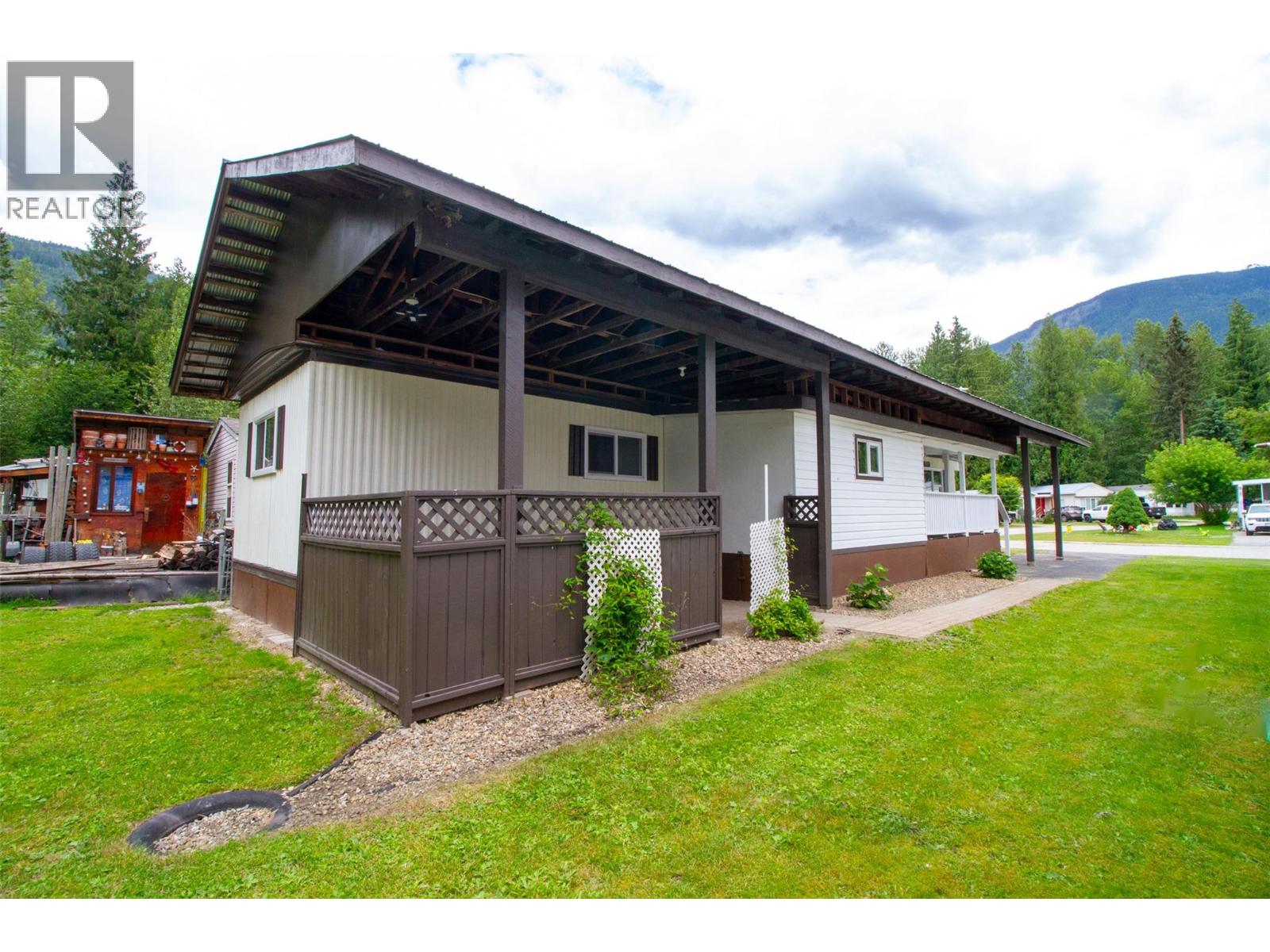 1200 Oscar Street Unit# 38, Revelstoke, British Columbia  V0E 2S1 - Photo 1 - 10378414