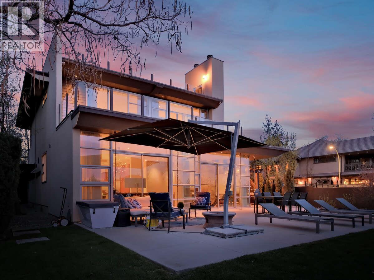 2096 Abbott Street, Kelowna, British Columbia  V1Y 1C6 - Photo 1 - 10378452