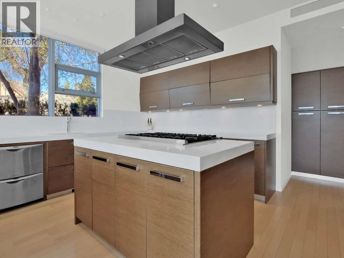 2096 Abbott Street, Kelowna, British Columbia  V1Y 1C6 - Photo 28 - 10378452