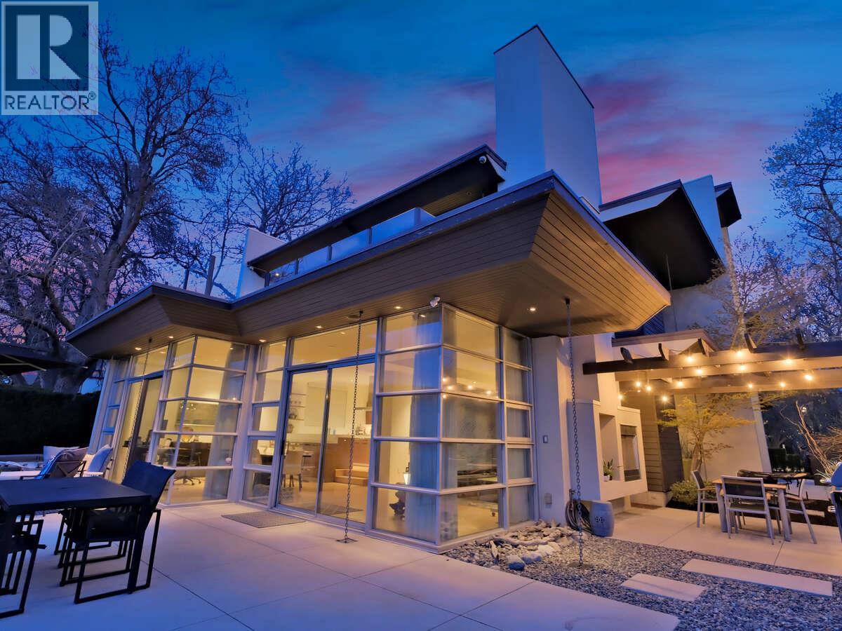 2096 Abbott Street, Kelowna, British Columbia  V1Y 1C6 - Photo 3 - 10378452