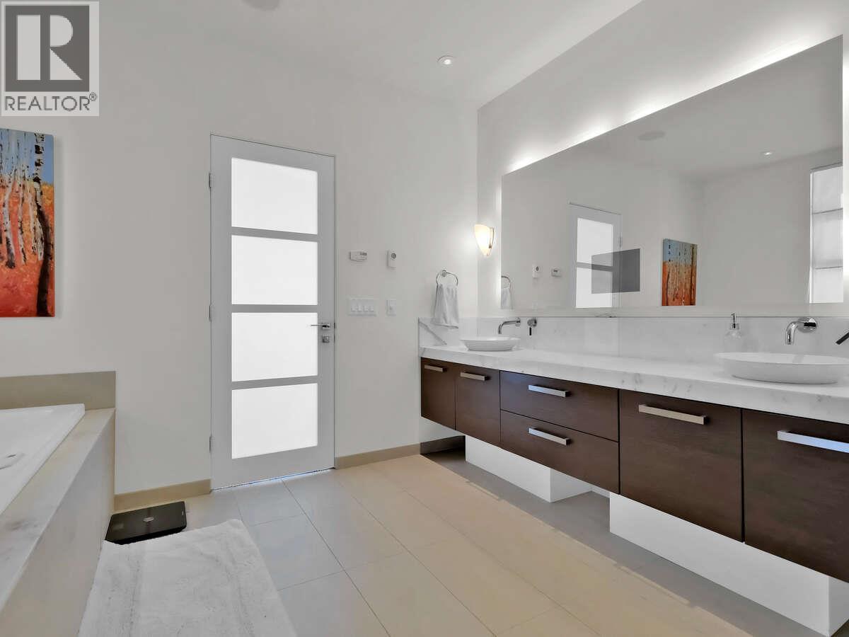 2096 Abbott Street, Kelowna, British Columbia  V1Y 1C6 - Photo 40 - 10378452