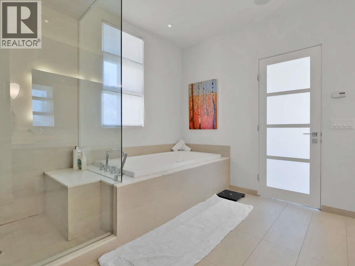 2096 Abbott Street, Kelowna, British Columbia  V1Y 1C6 - Photo 41 - 10378452