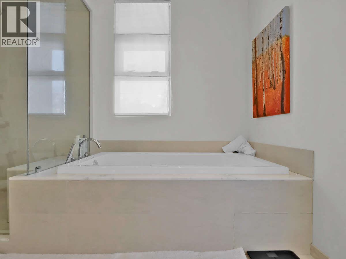 2096 Abbott Street, Kelowna, British Columbia  V1Y 1C6 - Photo 42 - 10378452