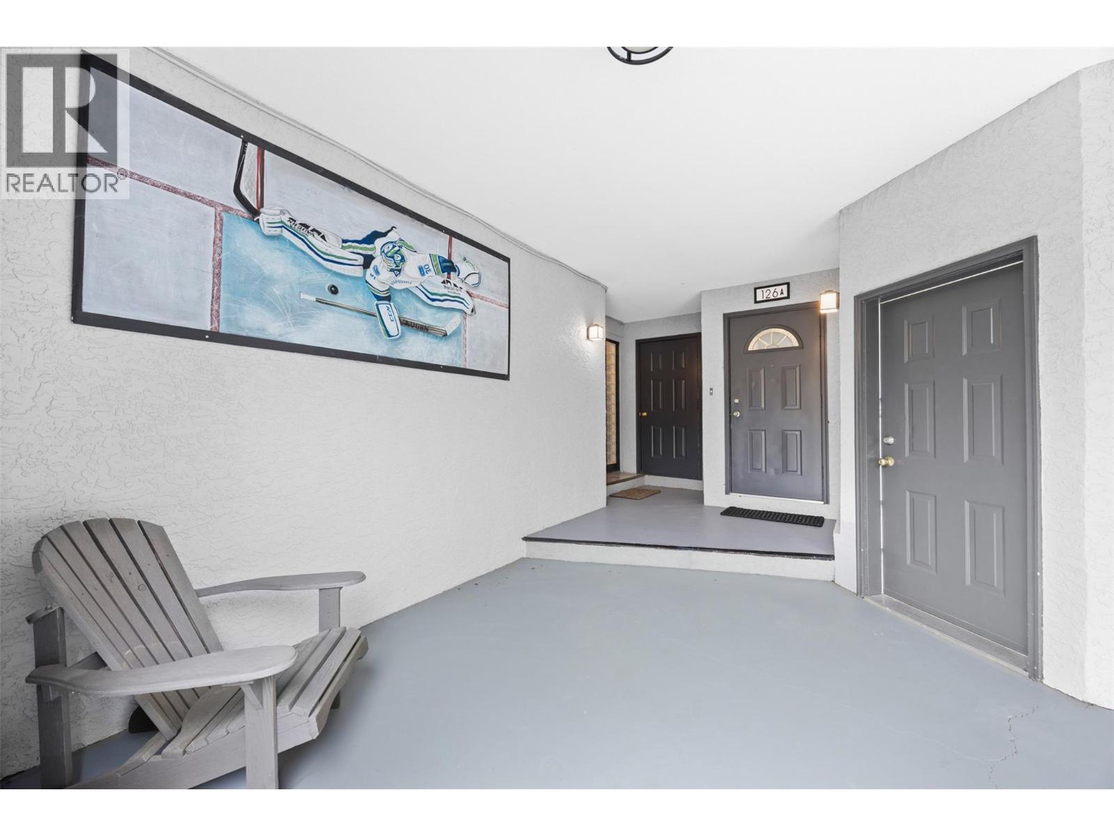 126 Verna Court, Kelowna, British Columbia  V1Y 5M3 - Photo 4 - 10378323