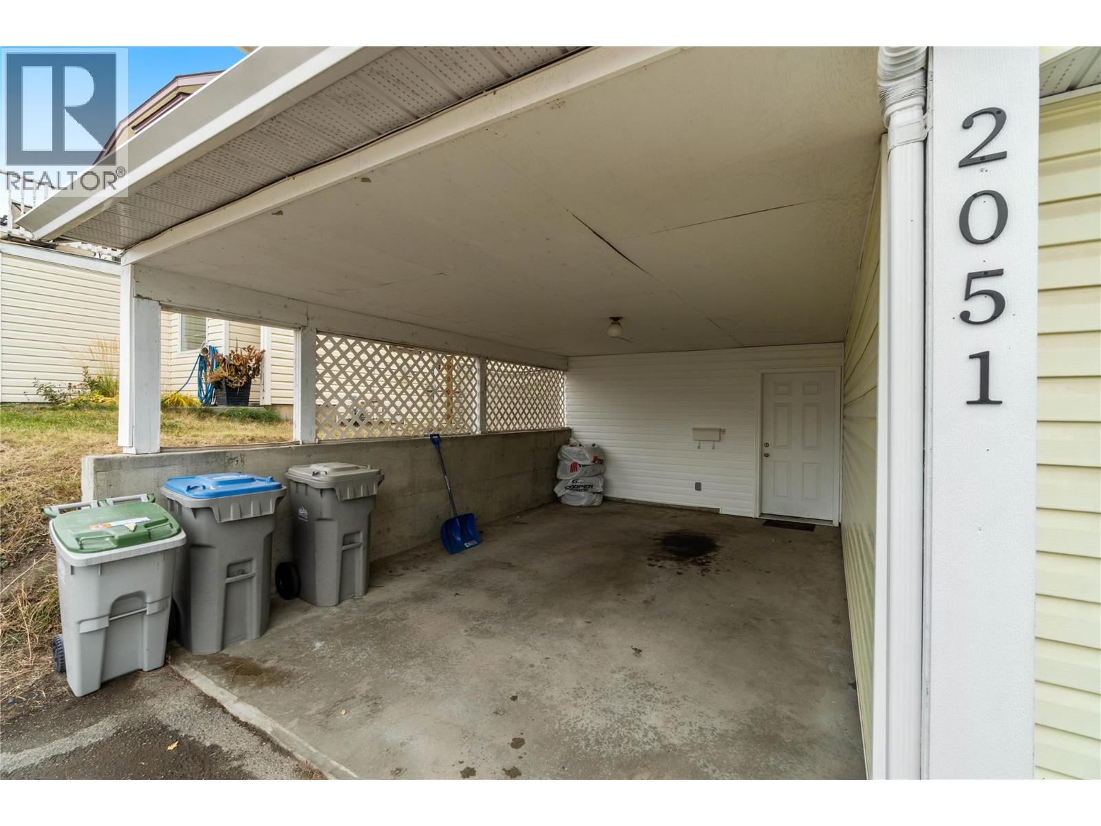 2051 Gladstone Drive, Kamloops, British Columbia  V2E 2B9 - Photo 11 - 10378292