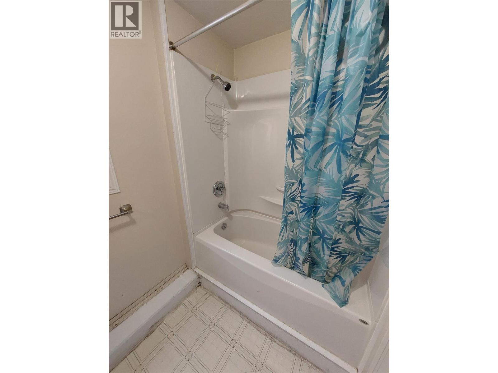 2051 Gladstone Drive, Kamloops, British Columbia  V2E 2B9 - Photo 16 - 10378292