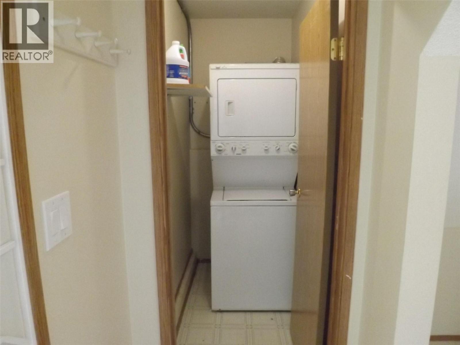 2051 Gladstone Drive, Kamloops, British Columbia  V2E 2B9 - Photo 17 - 10378292