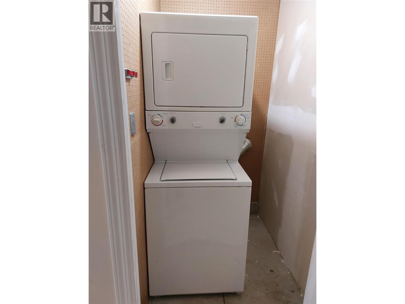 2051 Gladstone Drive, Kamloops, British Columbia  V2E 2B9 - Photo 27 - 10378292