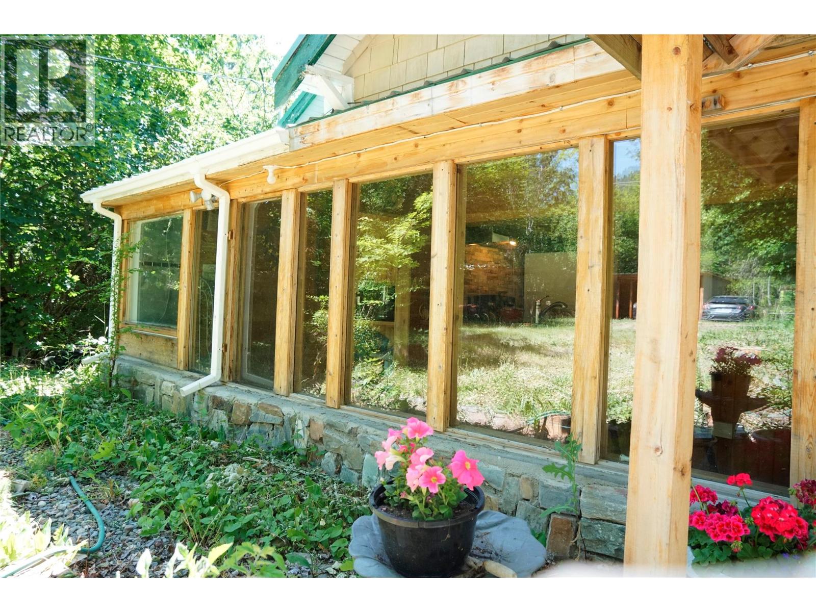 617 Payne Street, Creston, British Columbia  V0B 1G6 - Photo 7 - 10378335