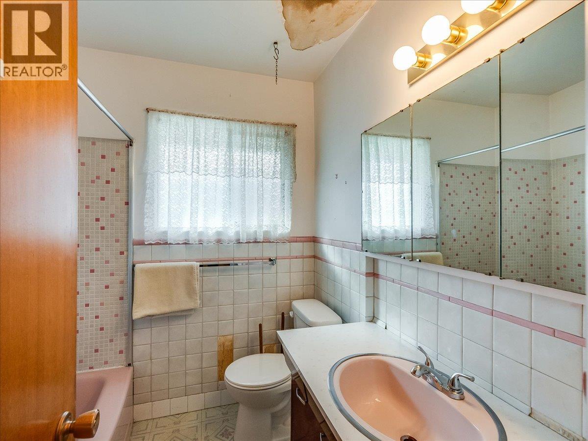 3775 Dogwood Drive, Trail, British Columbia  V1R 2V4 - Photo 14 - 10378286