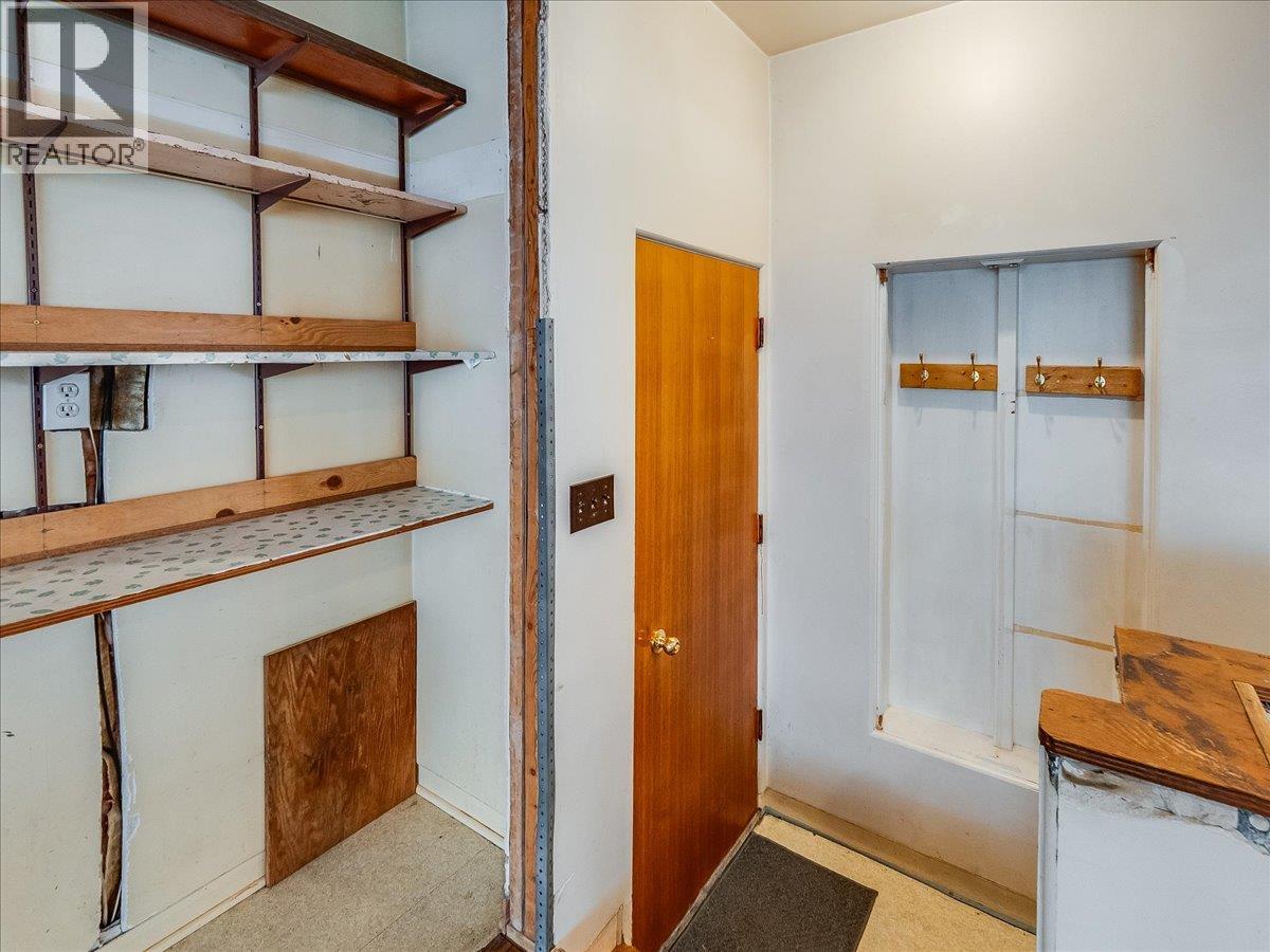 3775 Dogwood Drive, Trail, British Columbia  V1R 2V4 - Photo 15 - 10378286