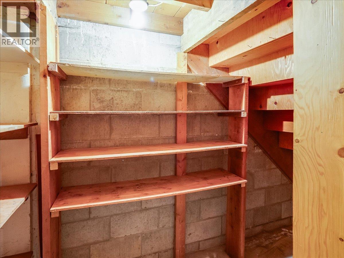 3775 Dogwood Drive, Trail, British Columbia  V1R 2V4 - Photo 18 - 10378286