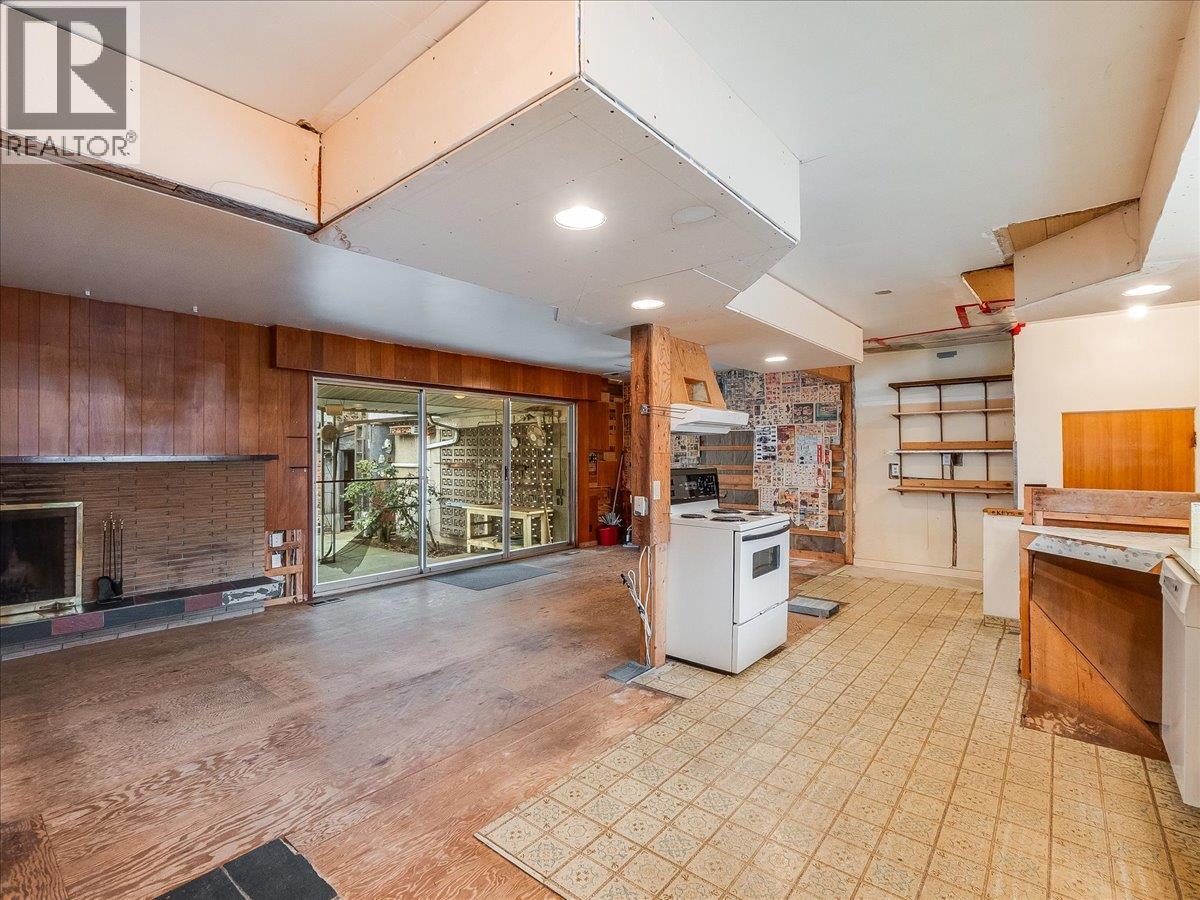 3775 Dogwood Drive, Trail, British Columbia  V1R 2V4 - Photo 2 - 10378286