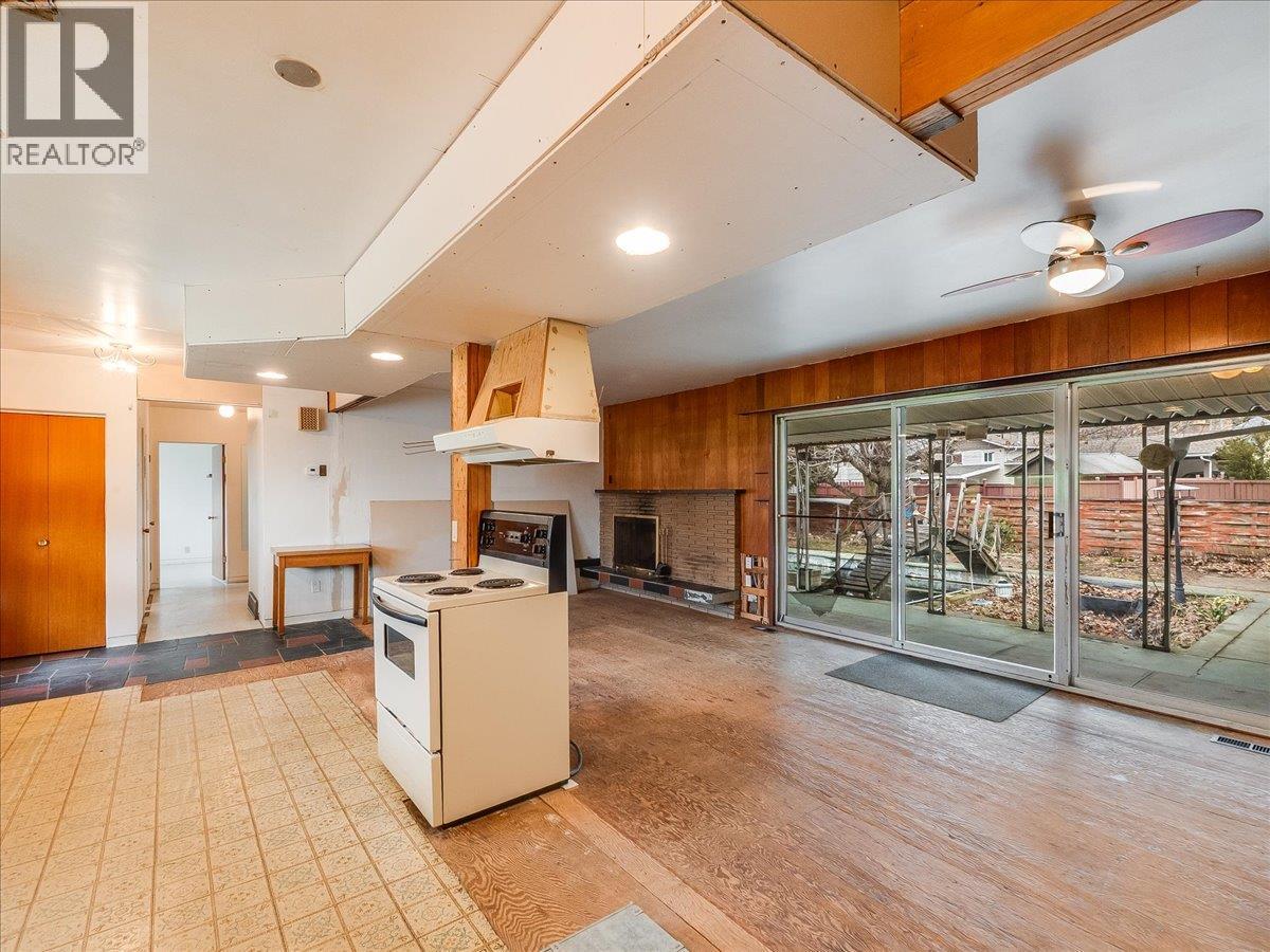 3775 Dogwood Drive, Trail, British Columbia  V1R 2V4 - Photo 3 - 10378286