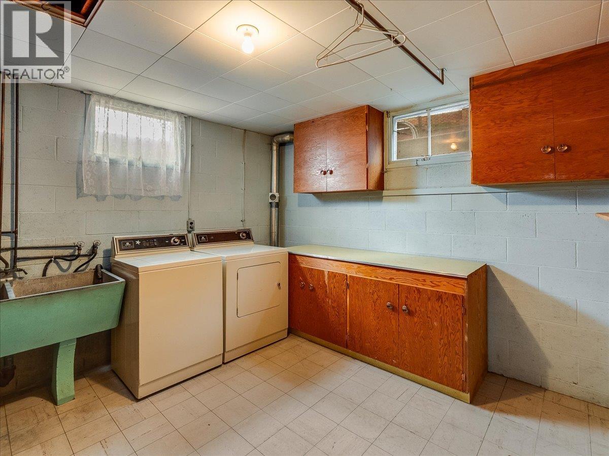 3775 Dogwood Drive, Trail, British Columbia  V1R 2V4 - Photo 32 - 10378286