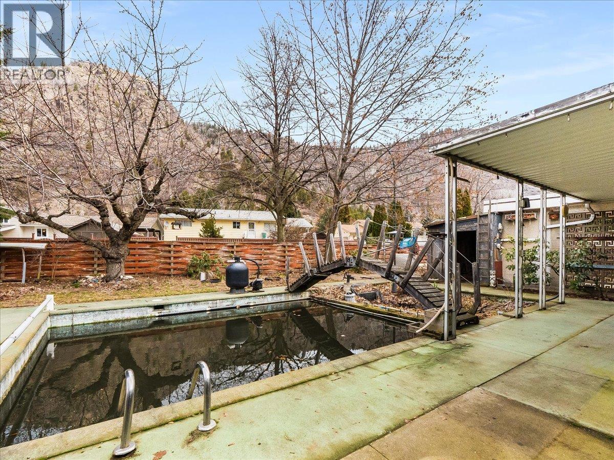 3775 Dogwood Drive, Trail, British Columbia  V1R 2V4 - Photo 36 - 10378286