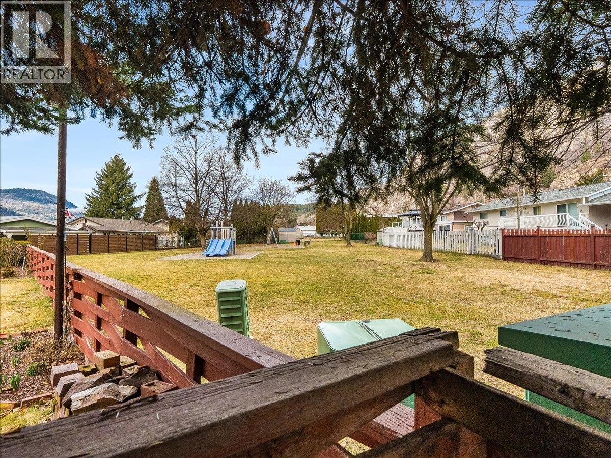 3775 Dogwood Drive, Trail, British Columbia  V1R 2V4 - Photo 39 - 10378286