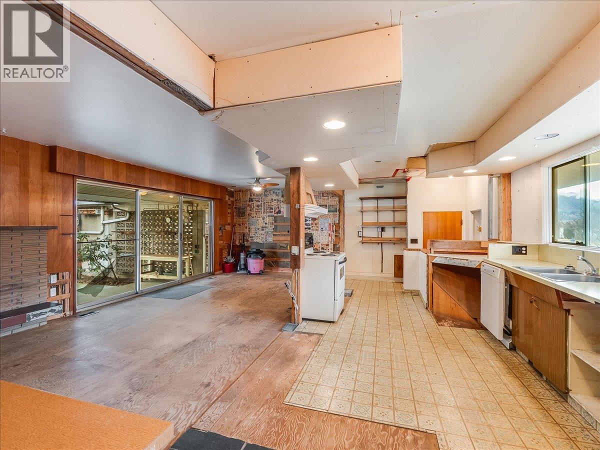 3775 Dogwood Drive, Trail, British Columbia  V1R 2V4 - Photo 4 - 10378286