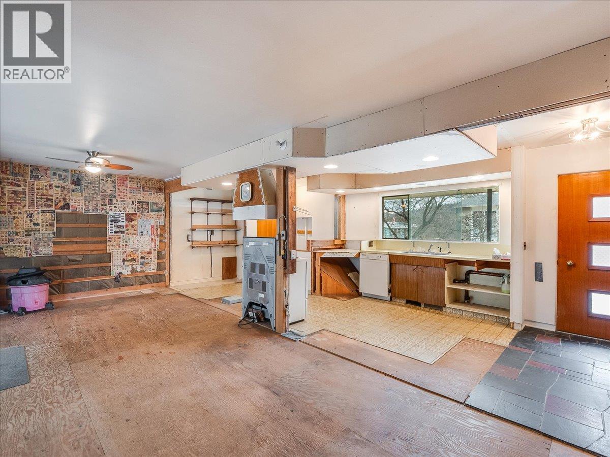 3775 Dogwood Drive, Trail, British Columbia  V1R 2V4 - Photo 5 - 10378286