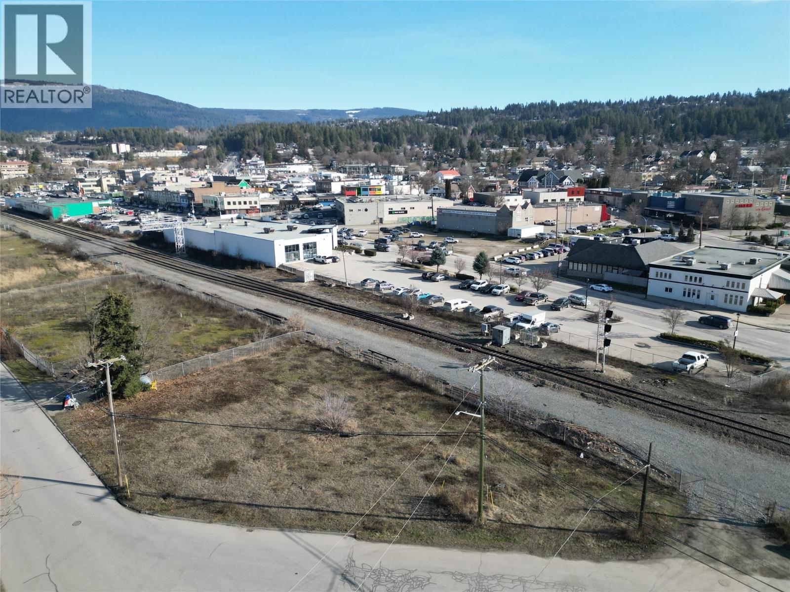 260 Beatty Avenue Nw, Salmon Arm, British Columbia  V1E 1W3 - Photo 11 - 10378253