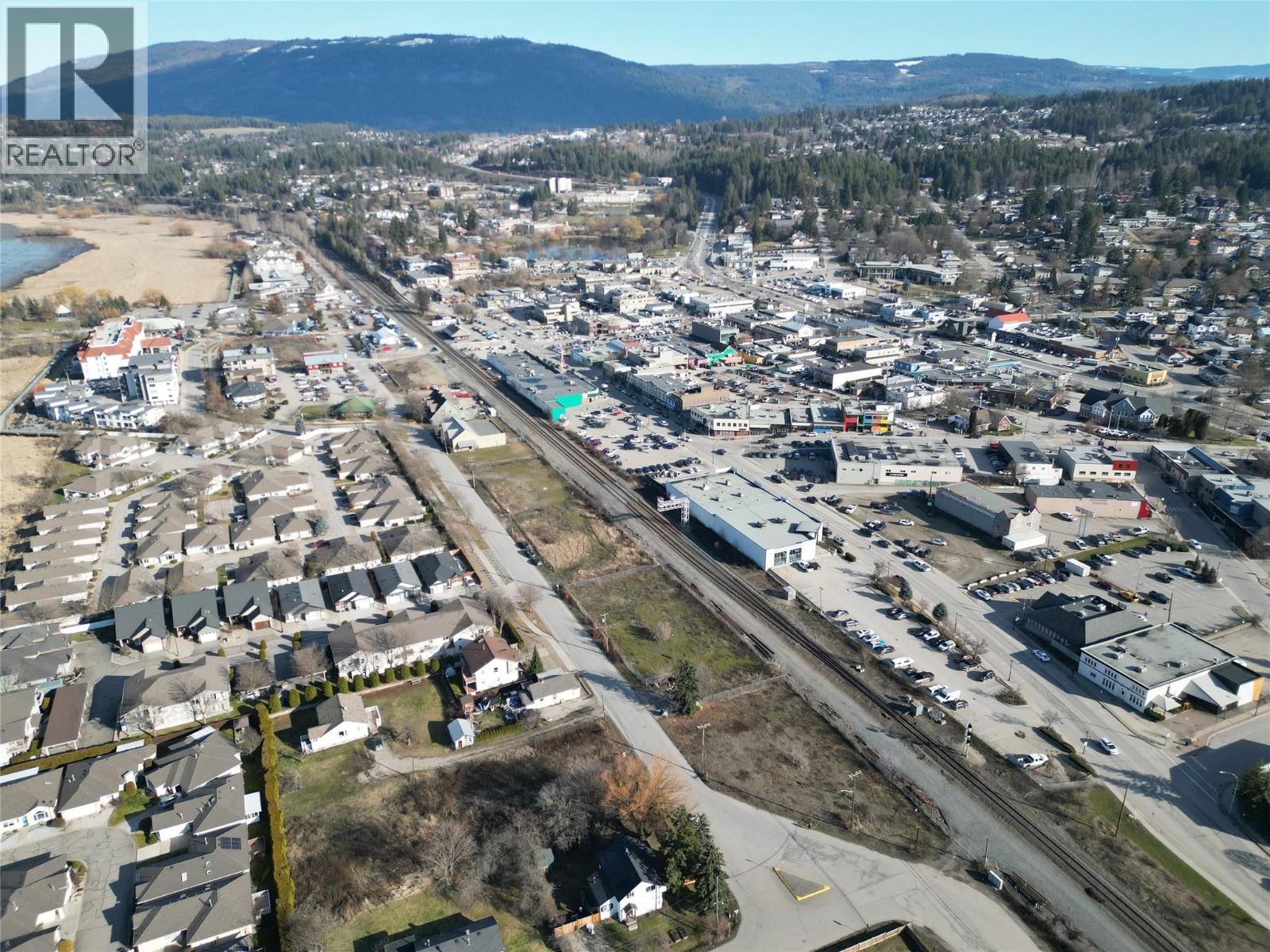 260 Beatty Avenue Nw, Salmon Arm, British Columbia  V1E 1W3 - Photo 12 - 10378253