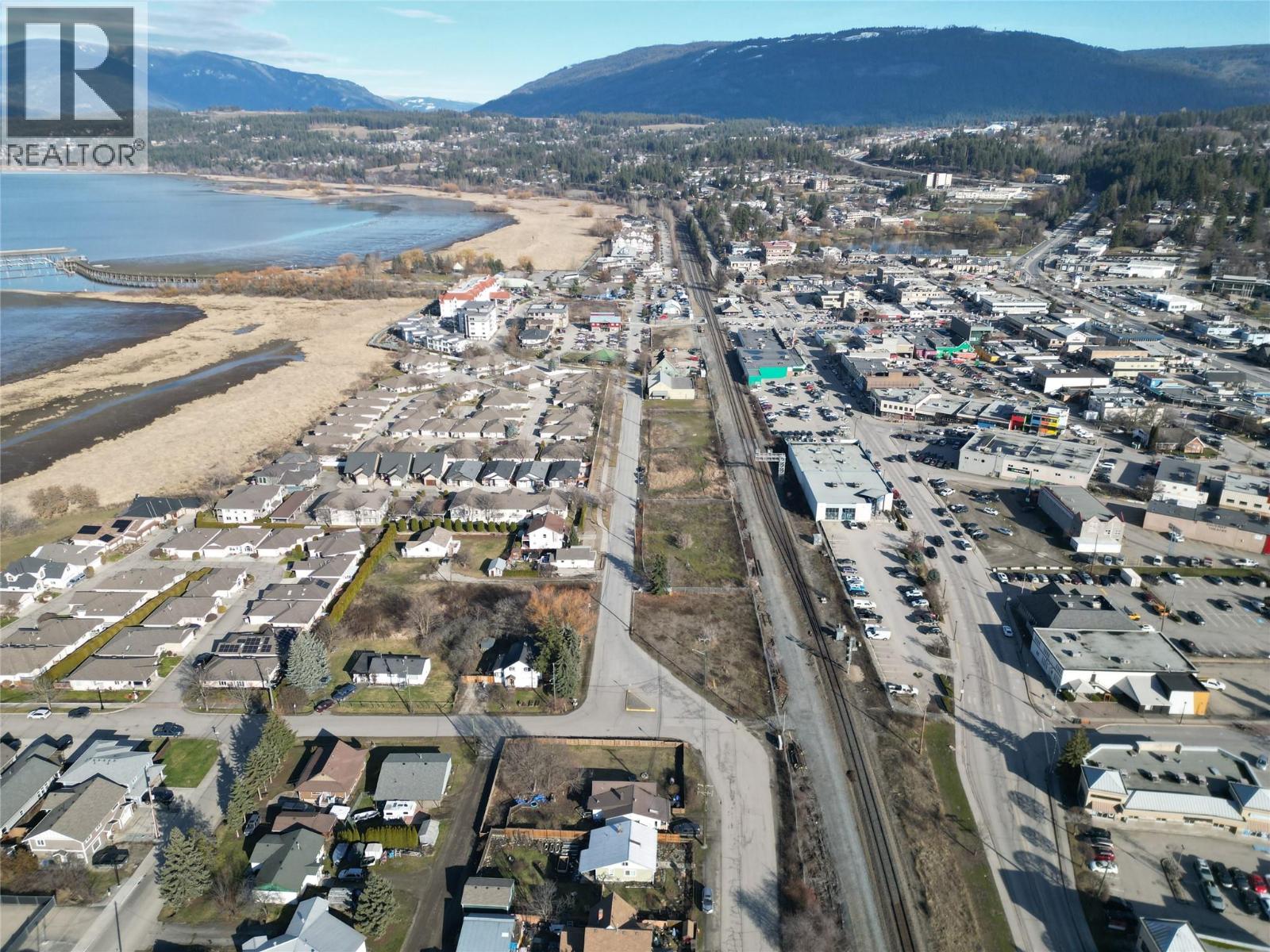 260 Beatty Avenue Nw, Salmon Arm, British Columbia  V1E 1W3 - Photo 13 - 10378253