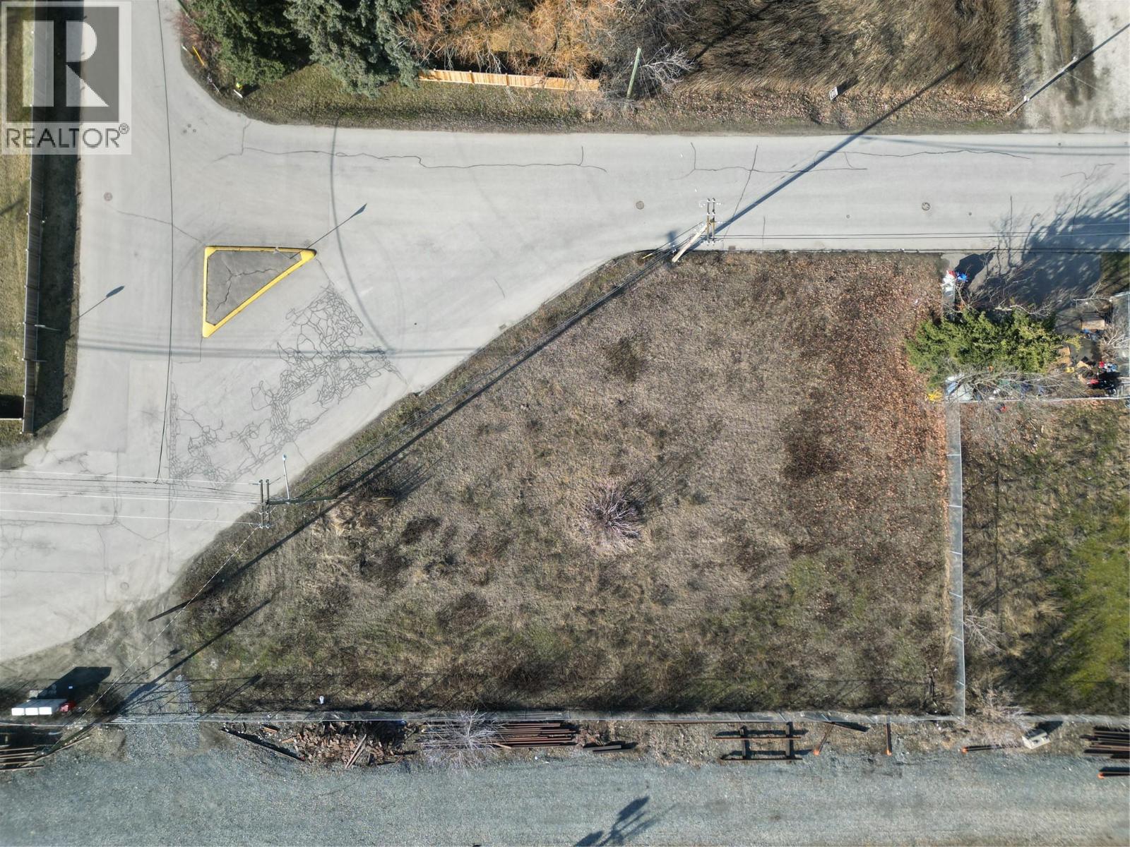 260 Beatty Avenue Nw, Salmon Arm, British Columbia  V1E 1W3 - Photo 2 - 10378253