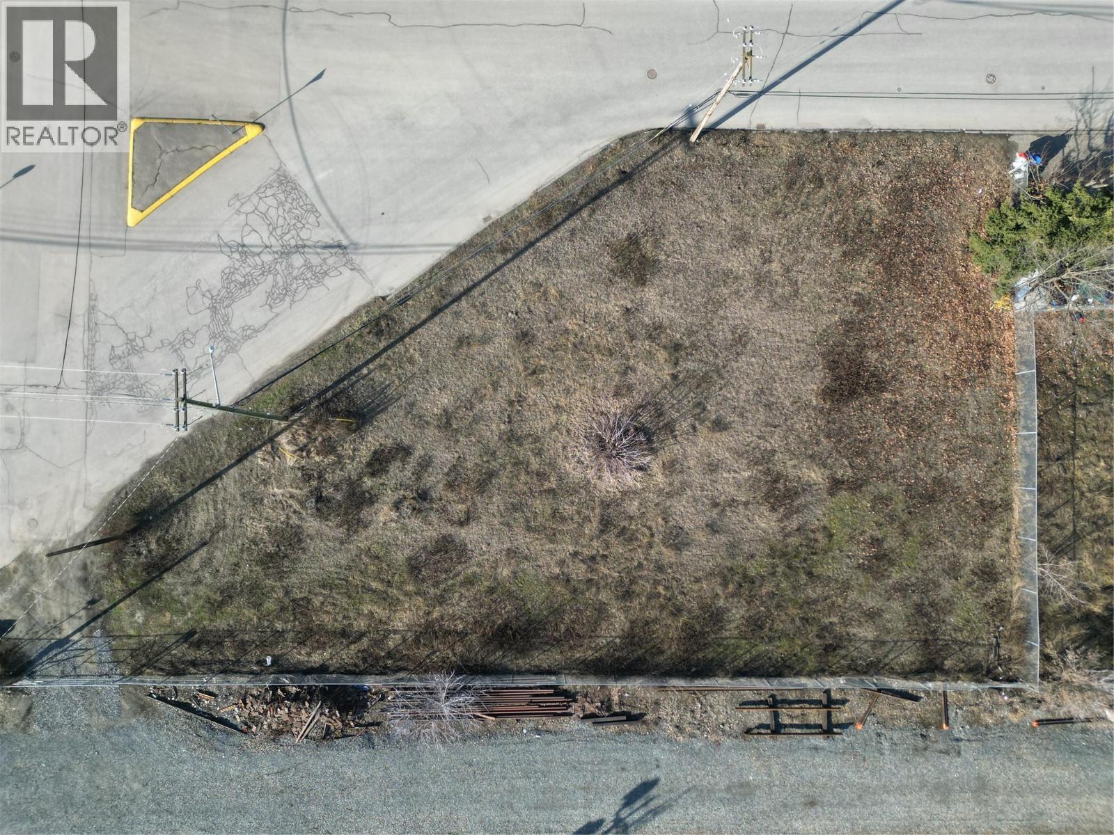 260 Beatty Avenue Nw, Salmon Arm, British Columbia  V1E 1W3 - Photo 3 - 10378253