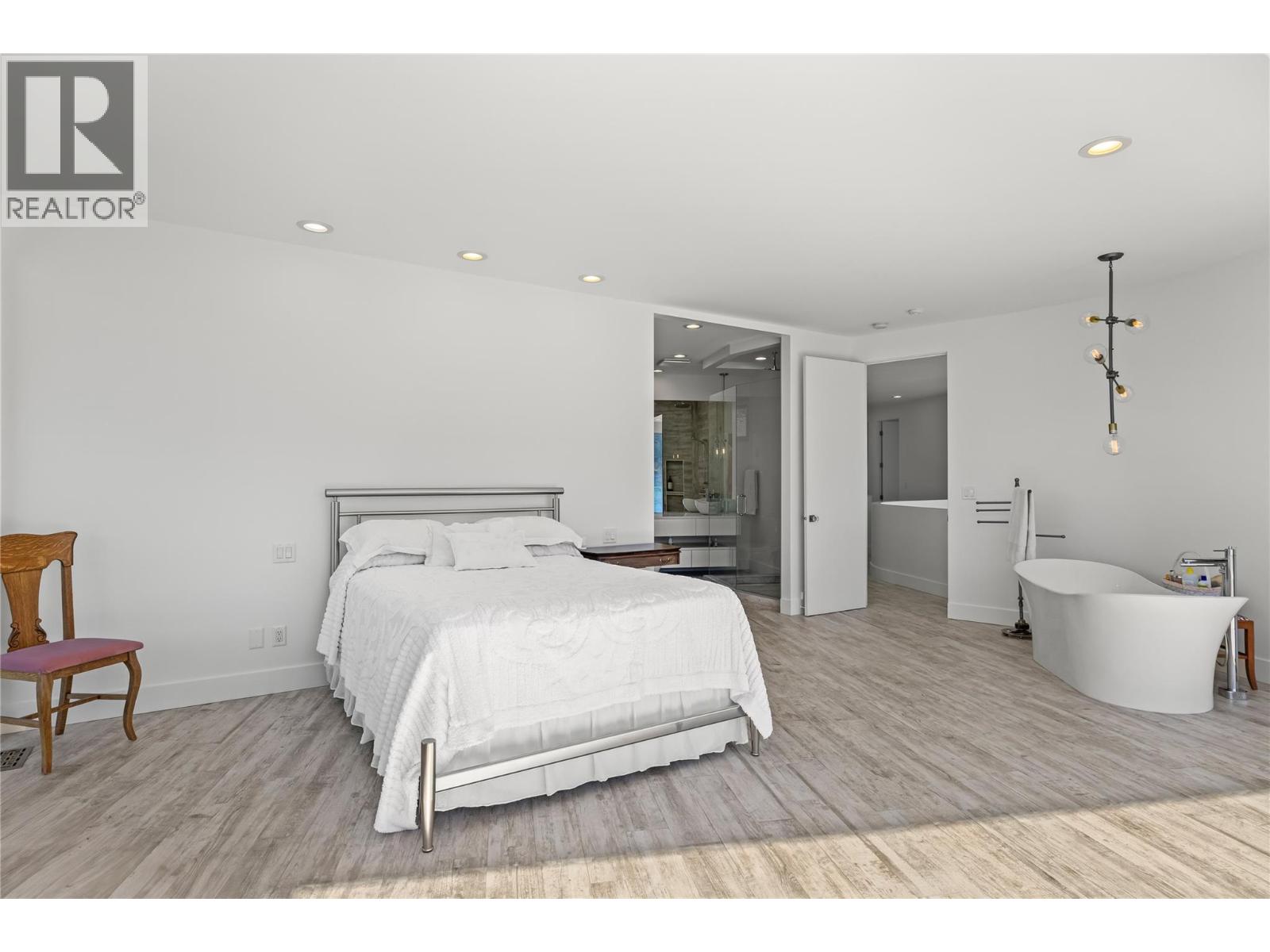 18451 Crystal Waters Road Unit# 8, Lake Country, British Columbia  V4V 2G2 - Photo 49 - 10378435