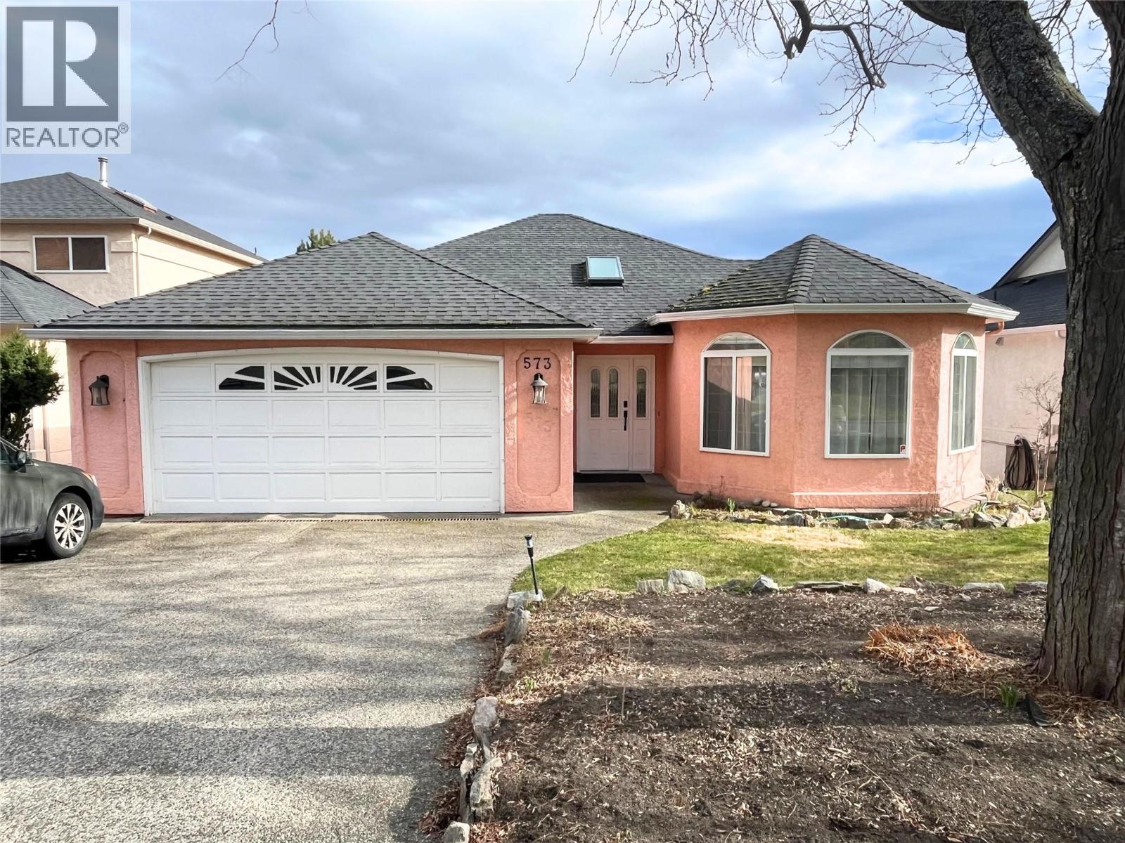 573 Spruceview Place N, Kelowna, British Columbia  V1V 1S7 - Photo 1 - 10378336