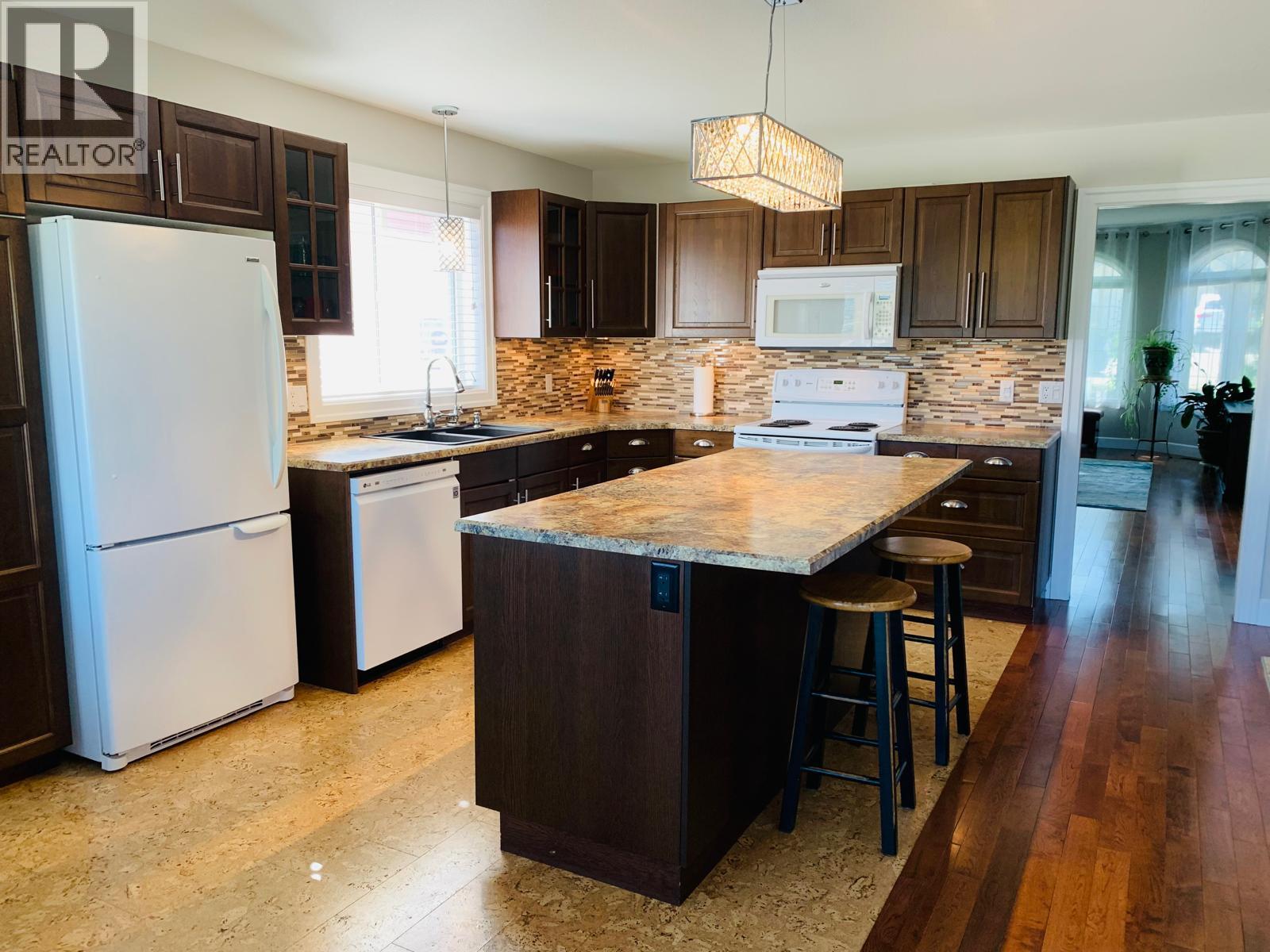 573 Spruceview Place N, Kelowna, British Columbia  V1V 1S7 - Photo 6 - 10378336