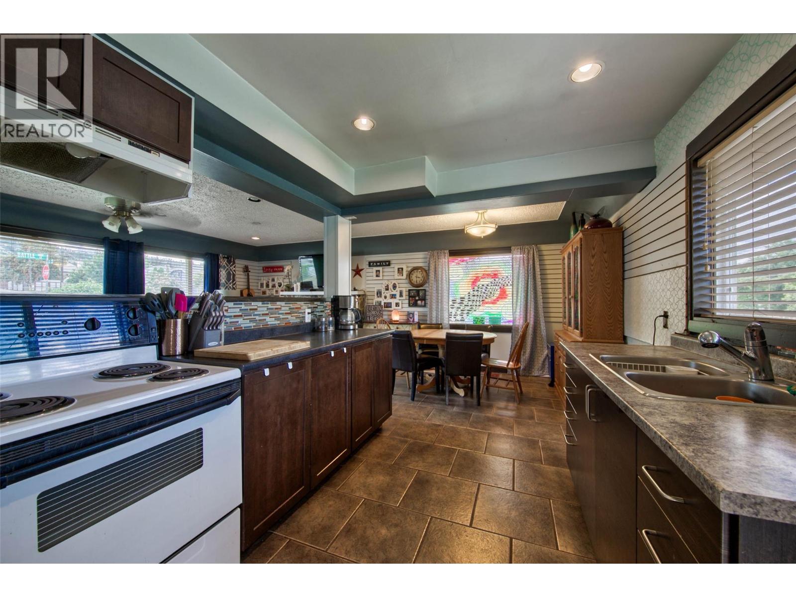 1006 Battle Street, Kamloops, British Columbia  V2C 2N3 - Photo 3 - 10378331