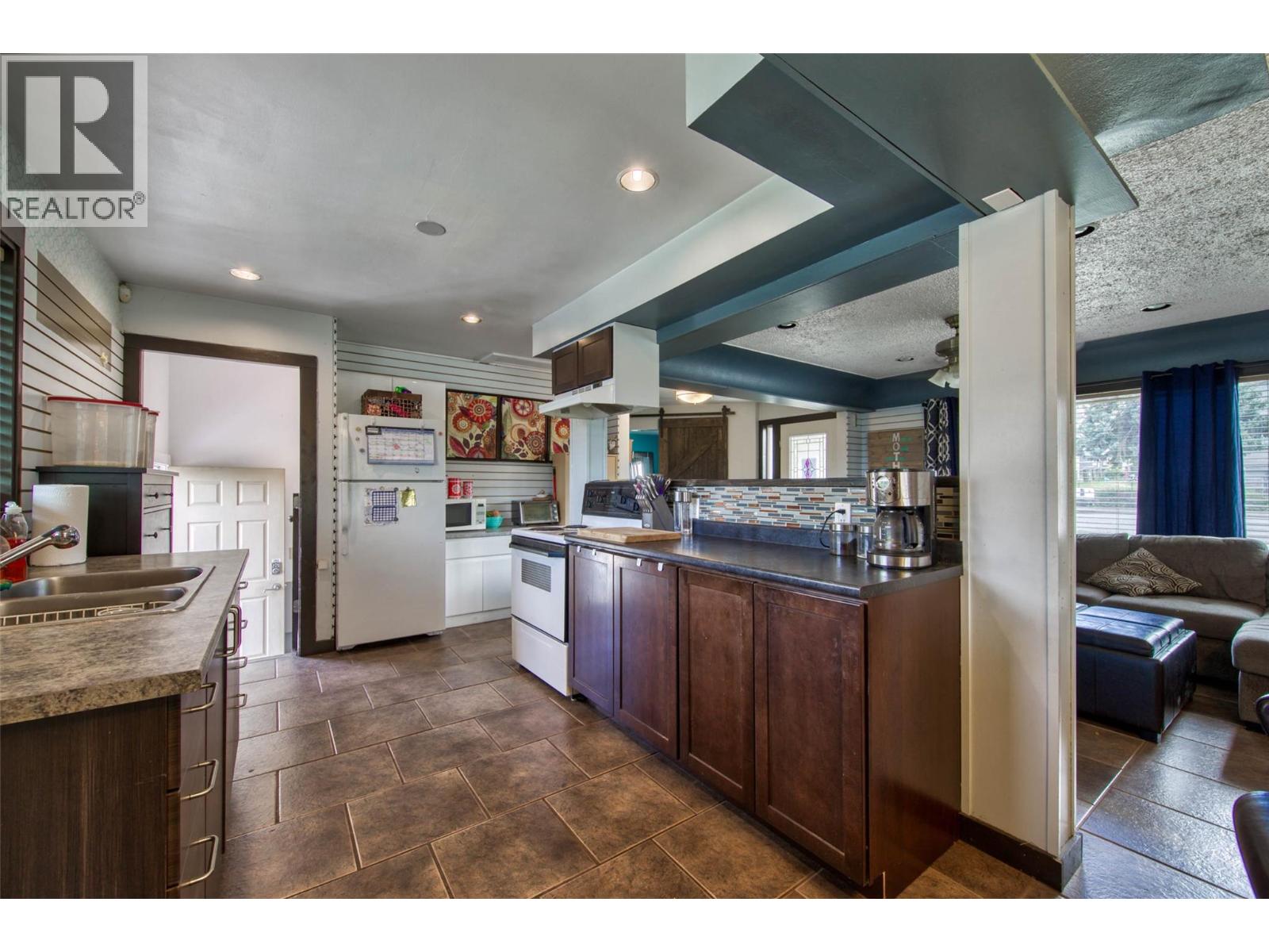 1006 Battle Street, Kamloops, British Columbia  V2C 2N3 - Photo 5 - 10378331