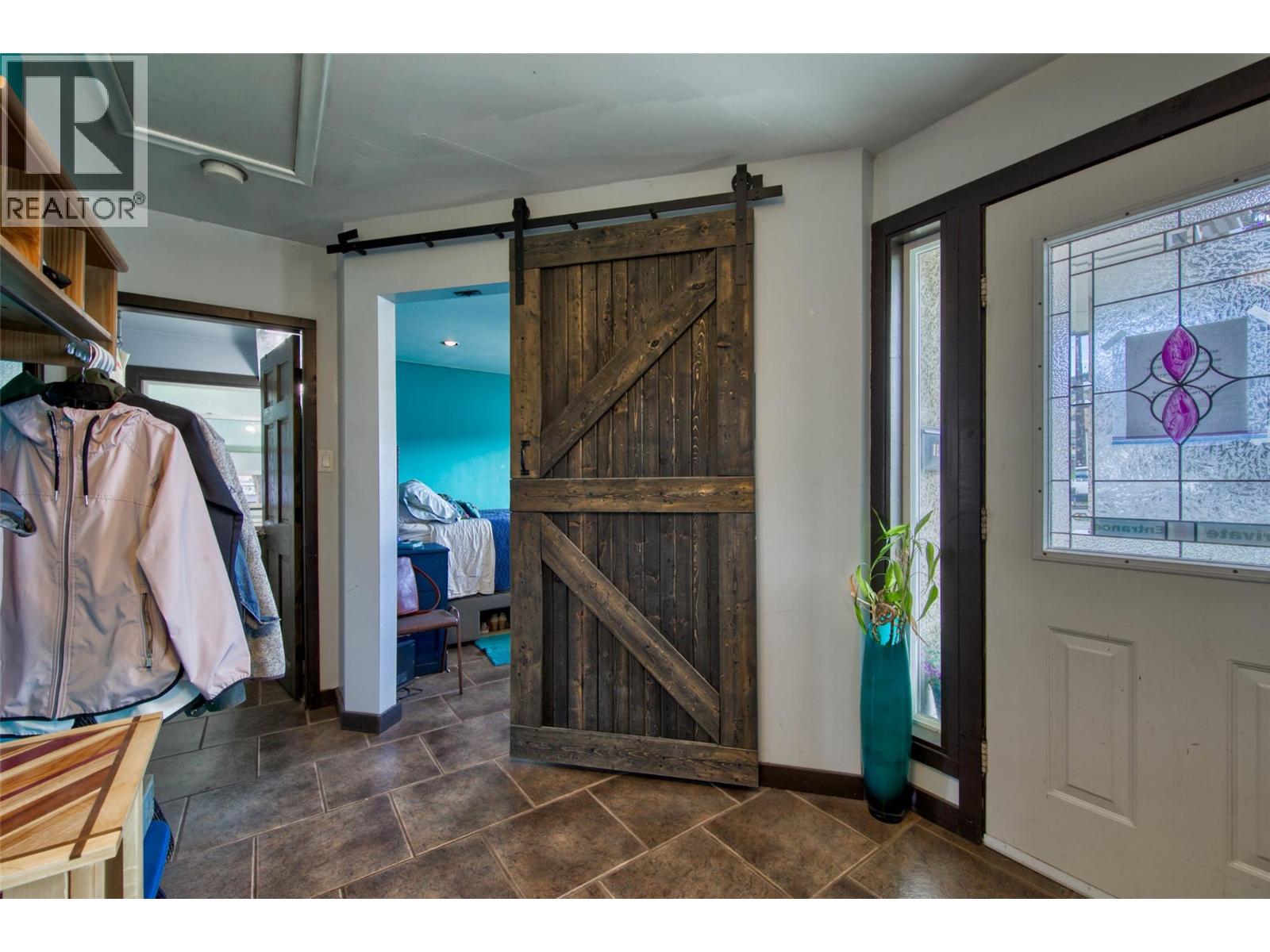 1006 Battle Street, Kamloops, British Columbia  V2C 2N3 - Photo 8 - 10378331